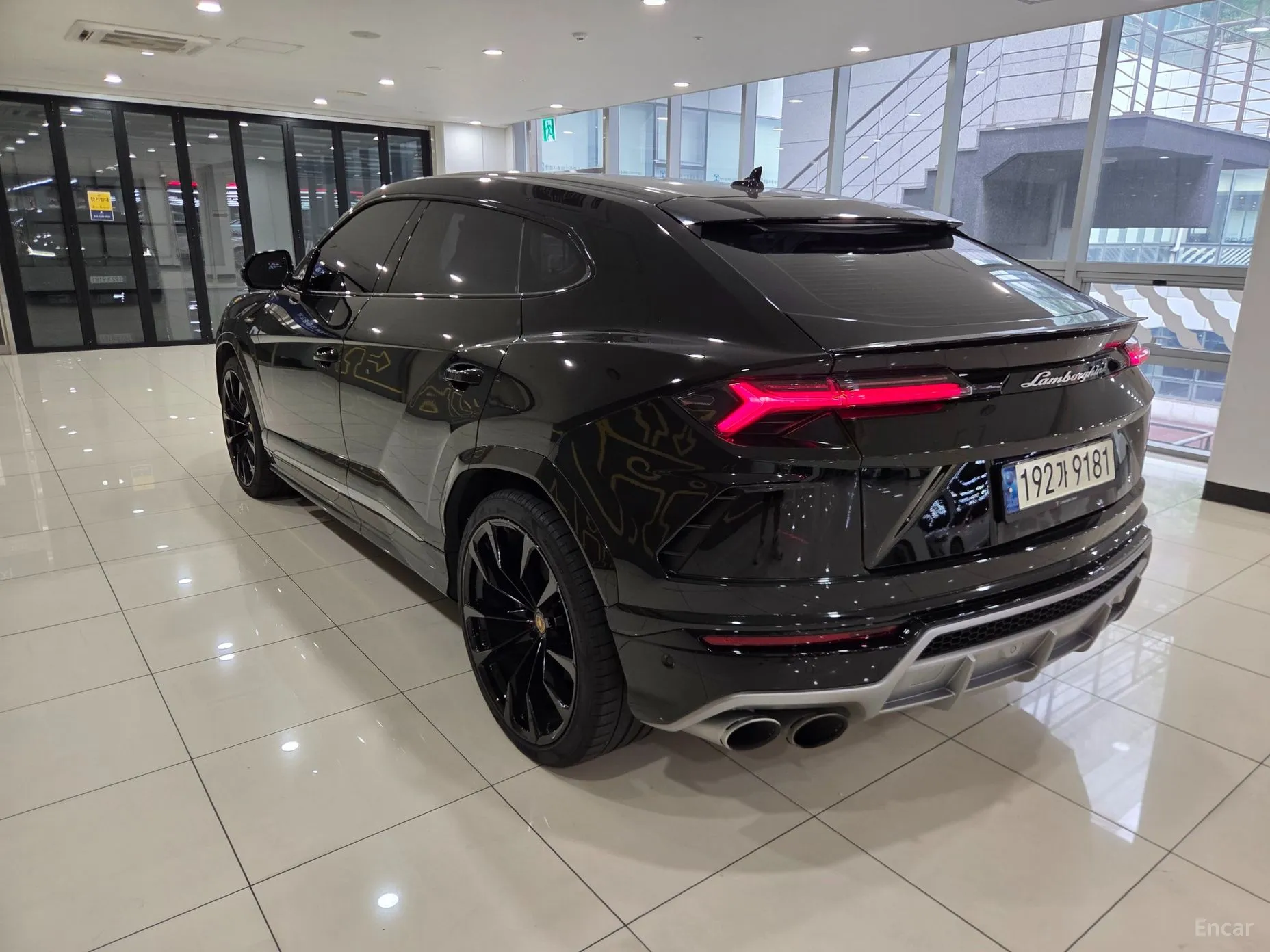 Lamborghini Urus превью 10