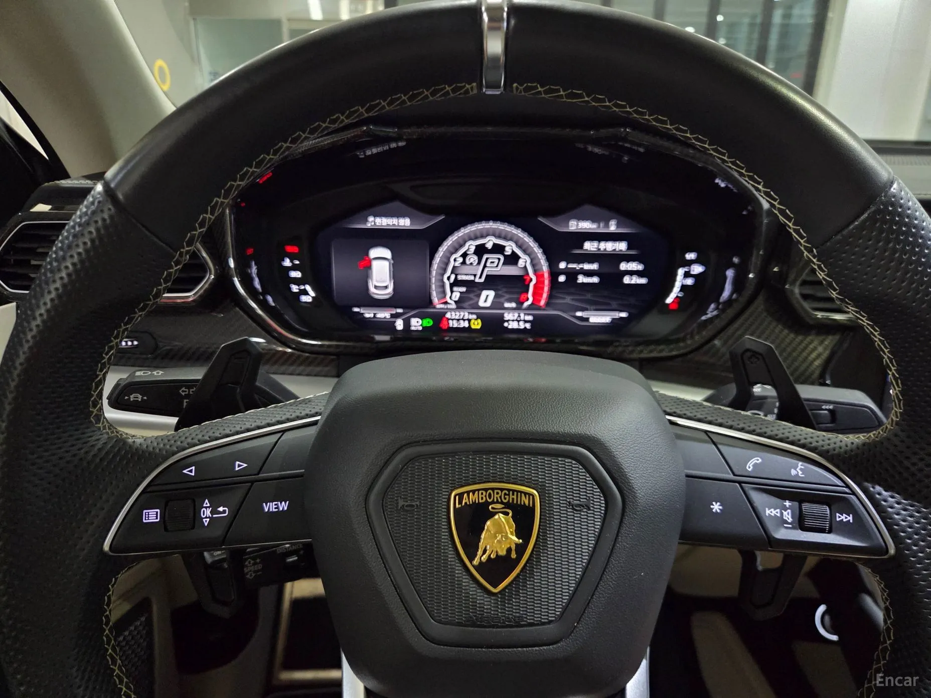 Lamborghini Urus превью 12