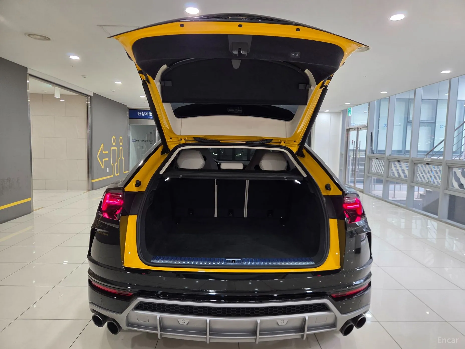 Lamborghini Urus превью 14