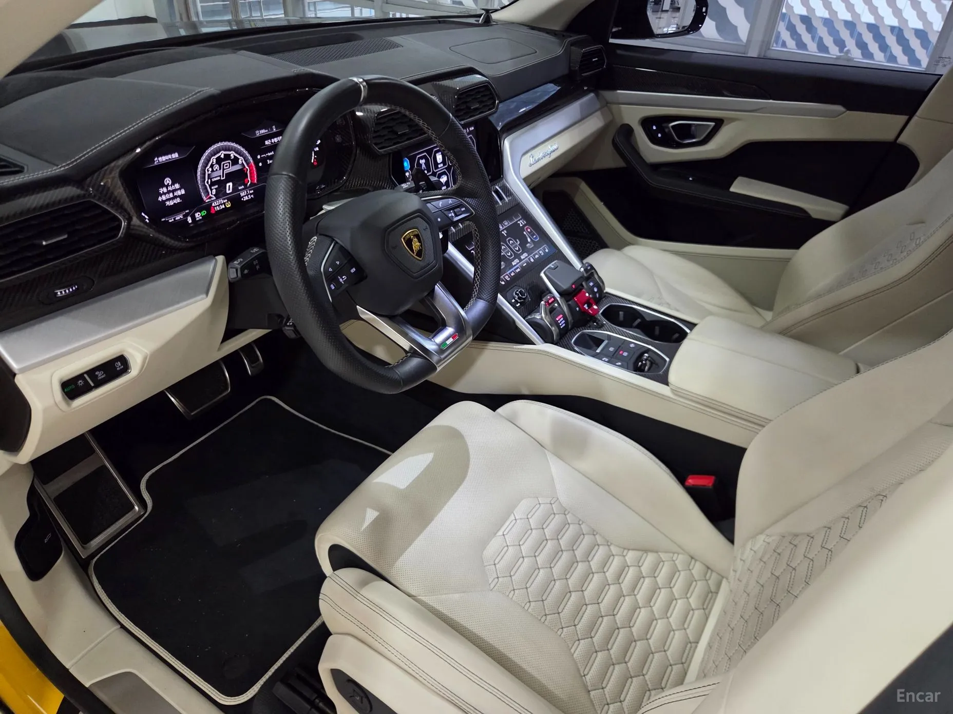Lamborghini Urus превью 6