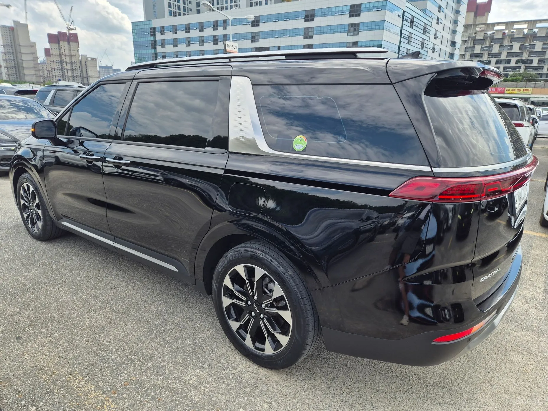 Kia Carnival Gen 4 превью 4