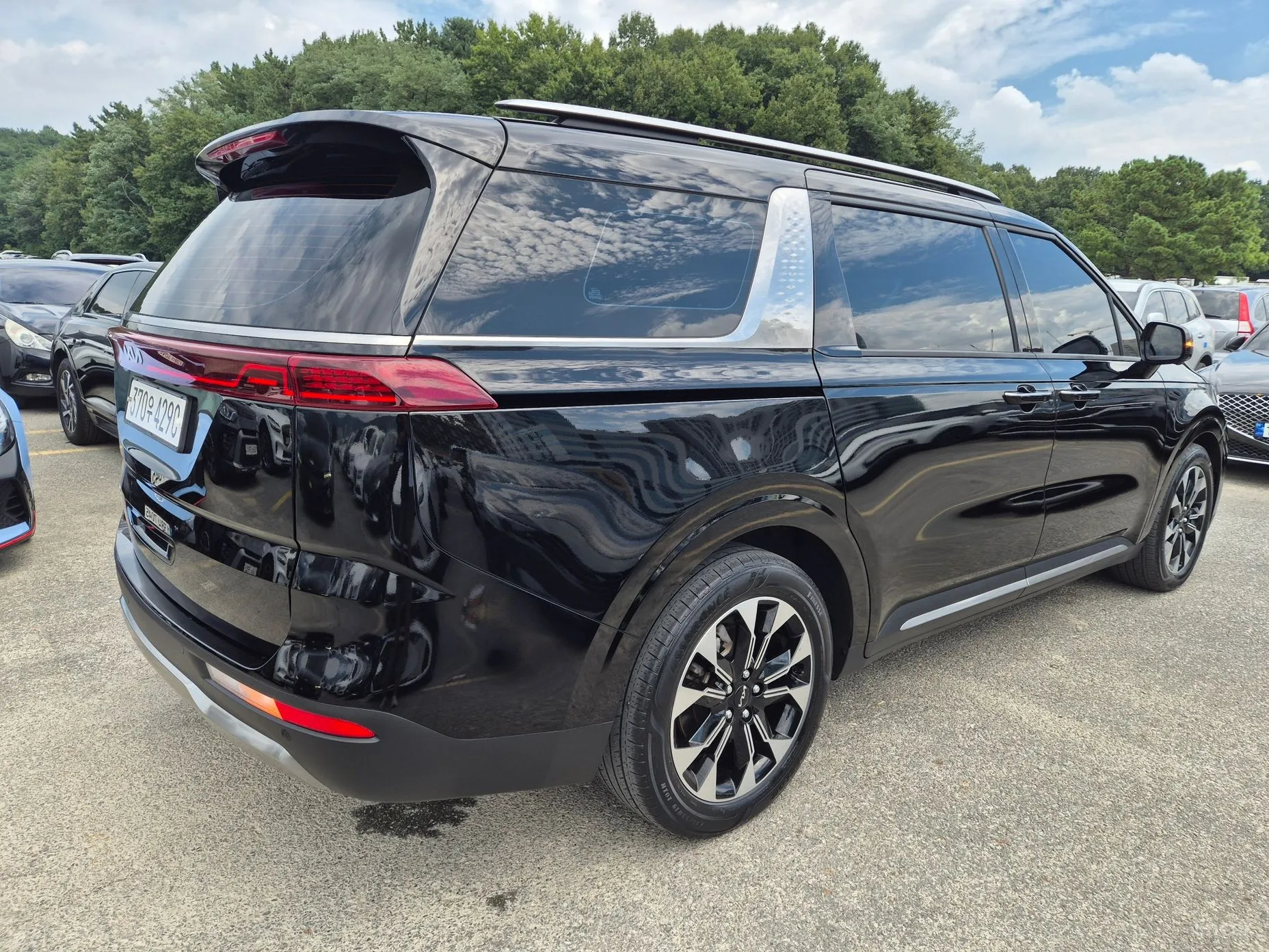Kia Carnival Gen 4 превью 6