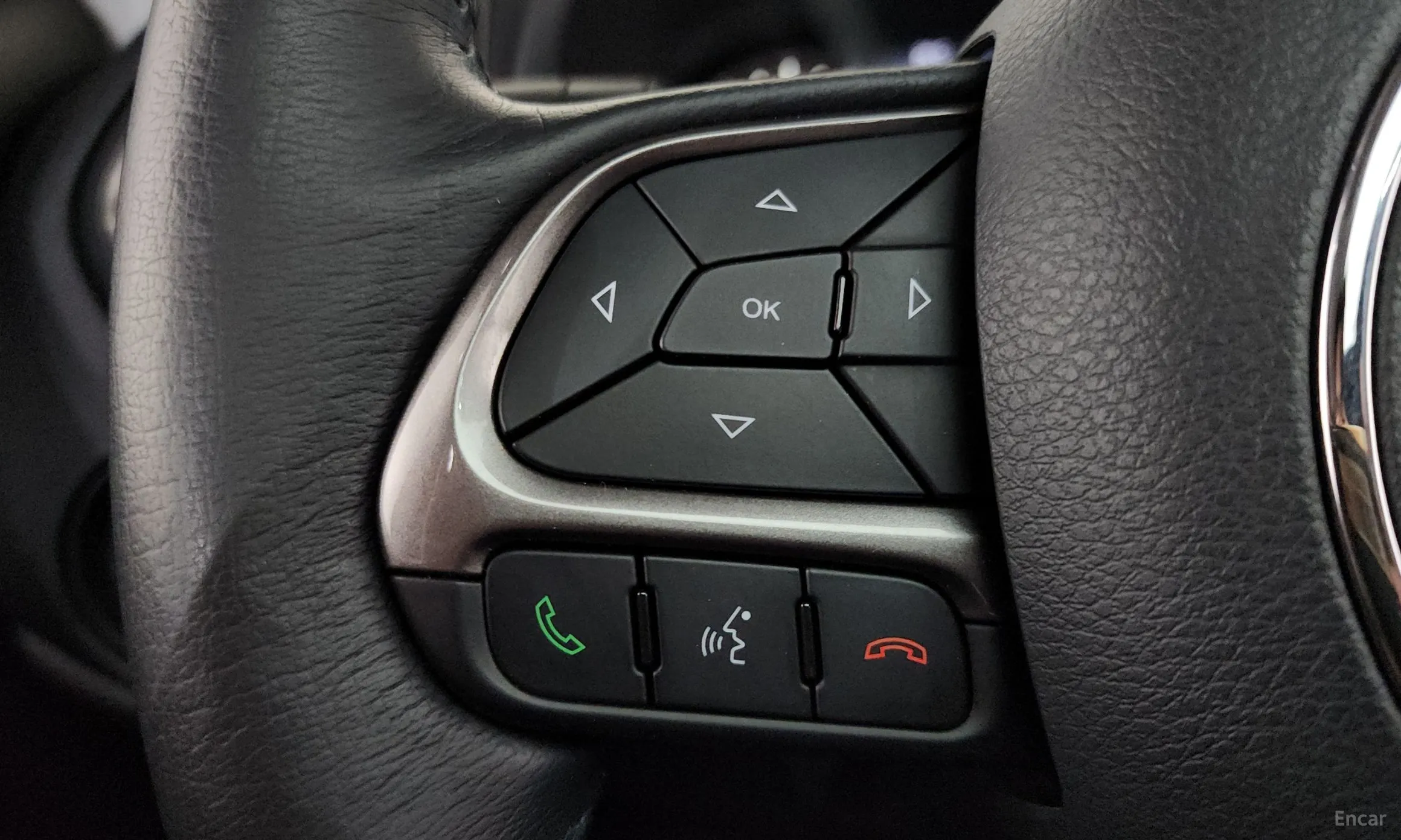 Jeep Renegade превью 17