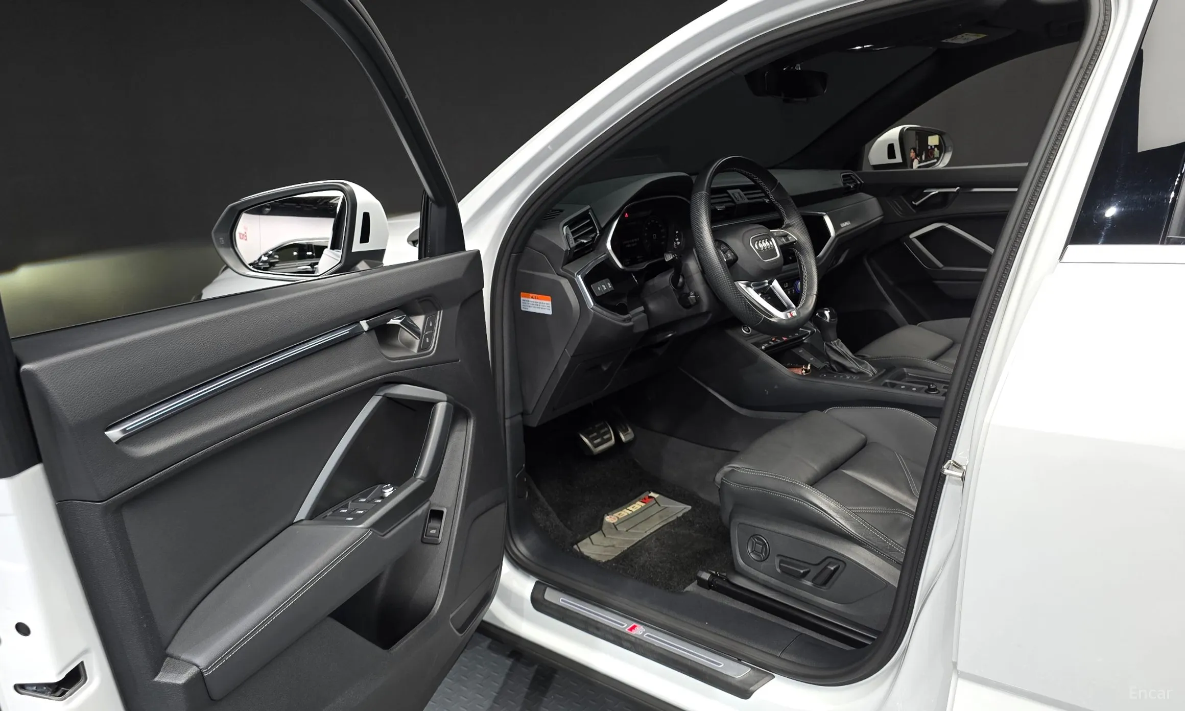 Audi Q3 (F3) превью 10