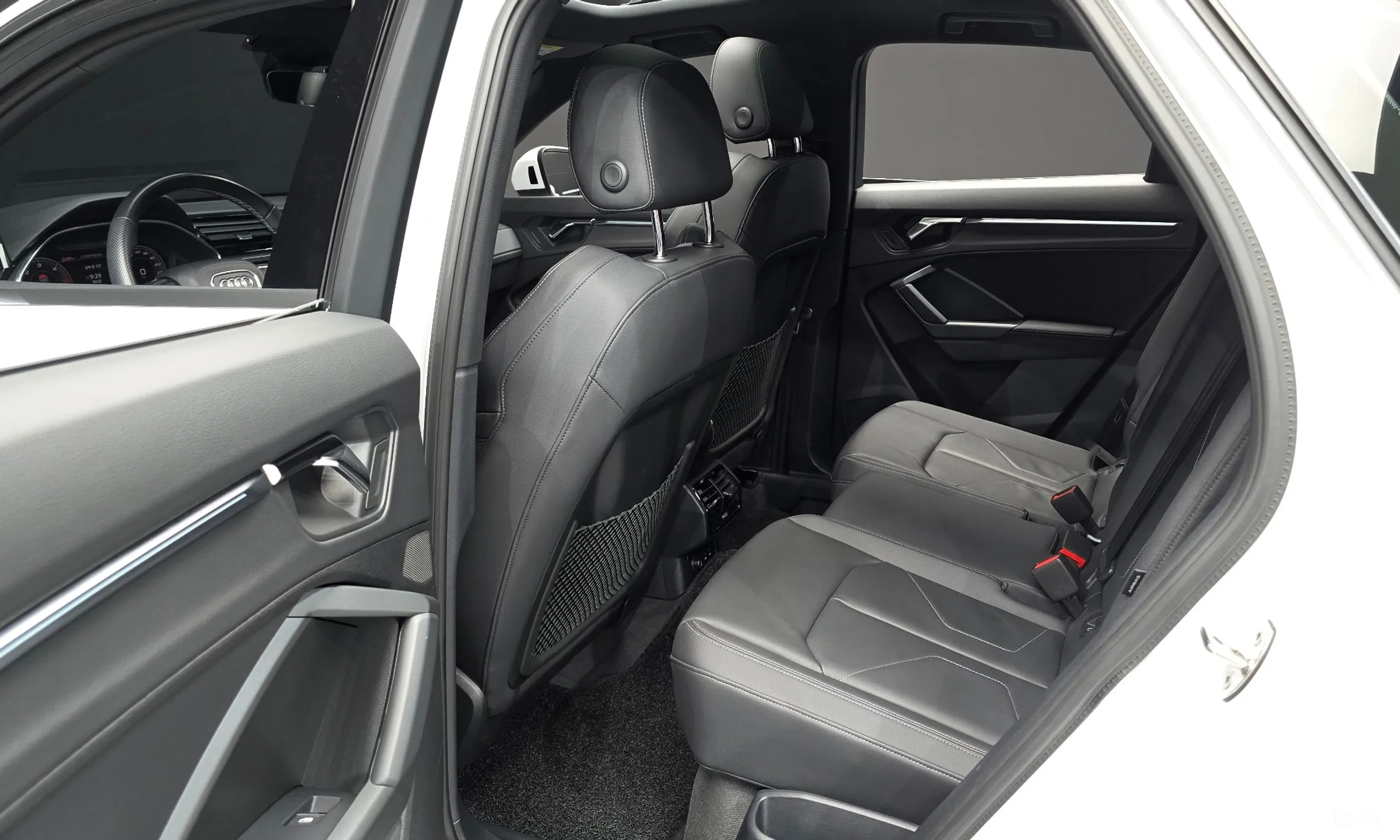 Audi Q3 (F3) превью 11