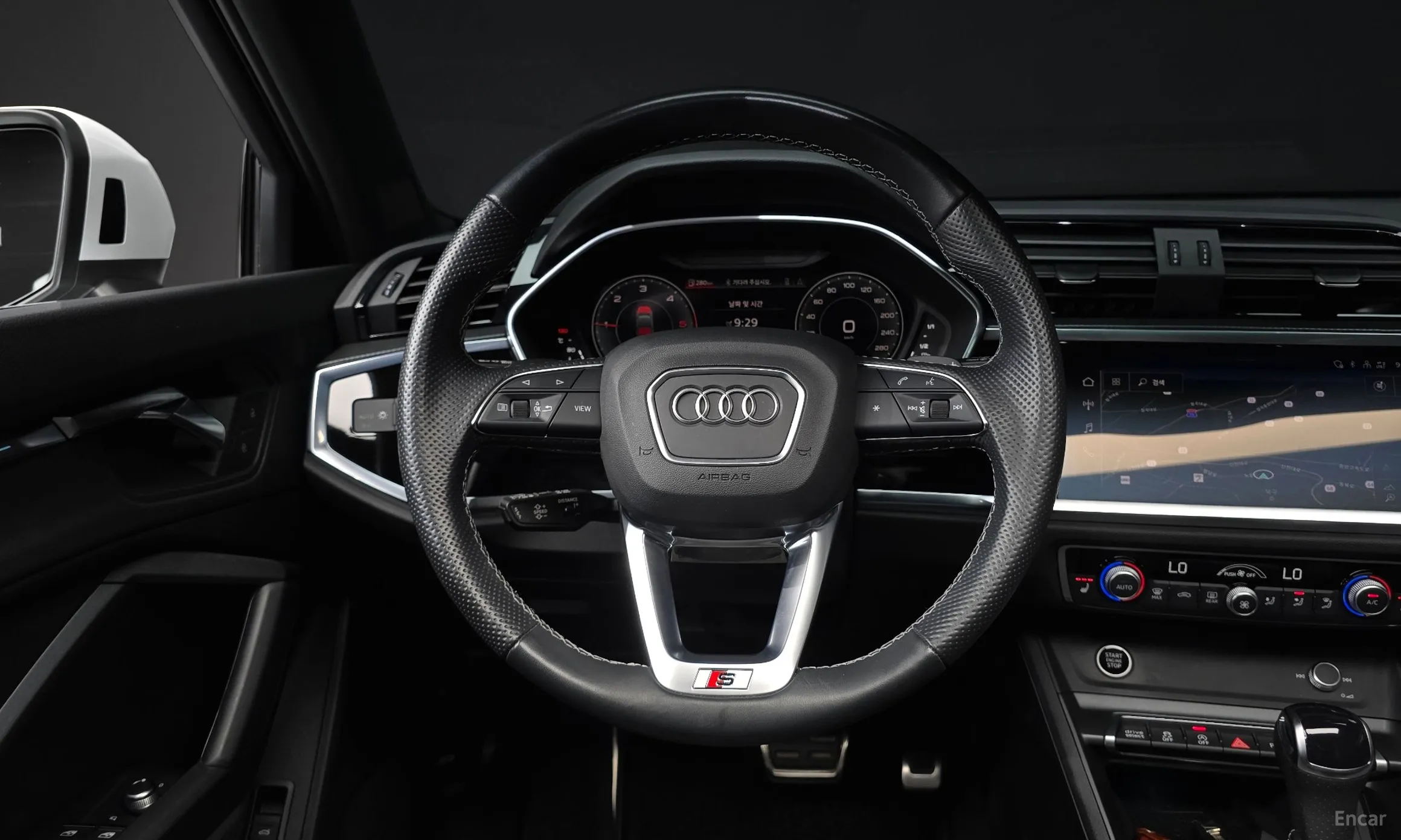 Audi Q3 (F3) превью 12