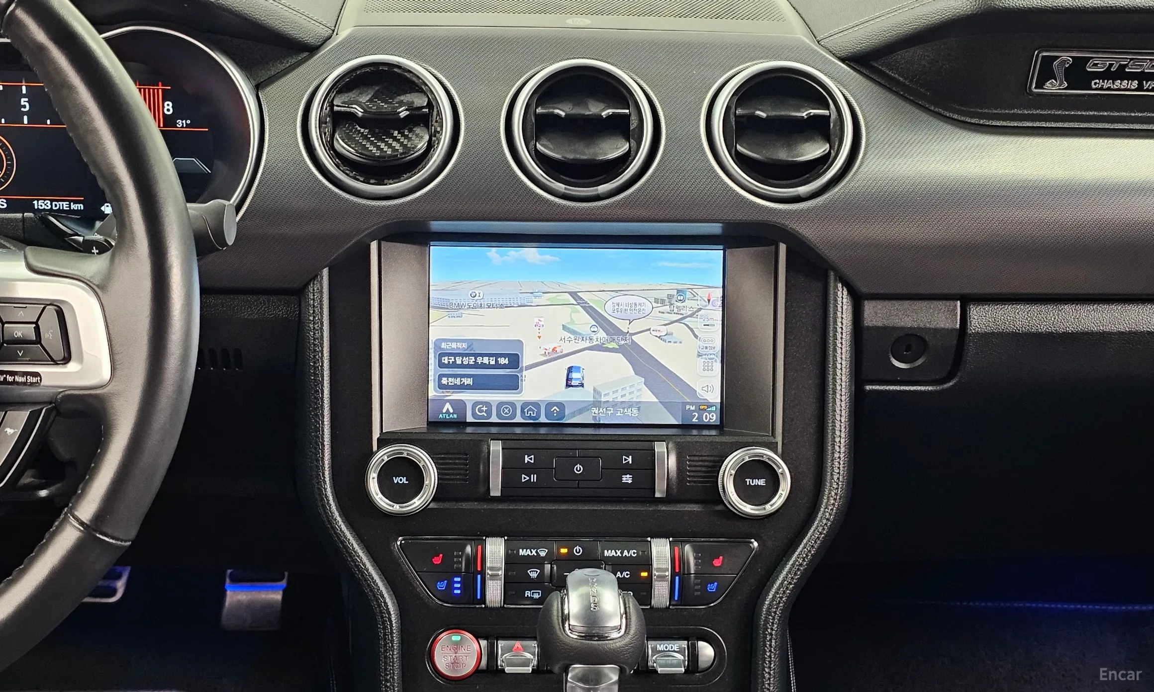 Ford Mustang превью 13