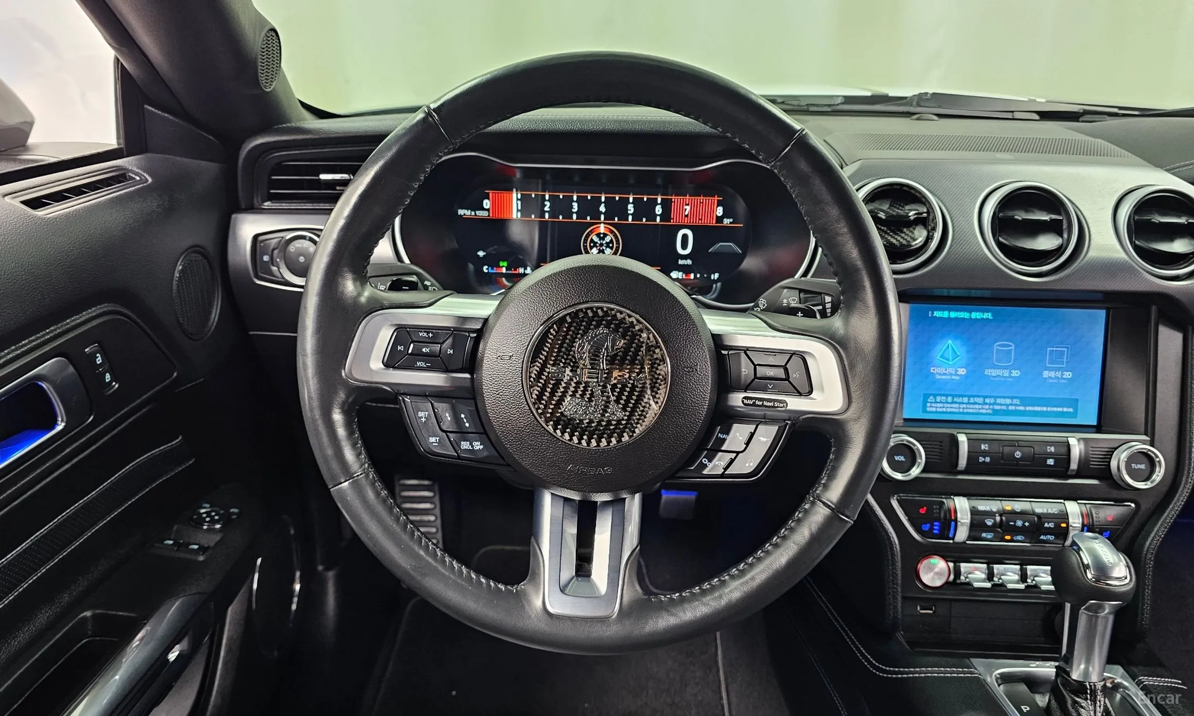 Ford Mustang превью 14