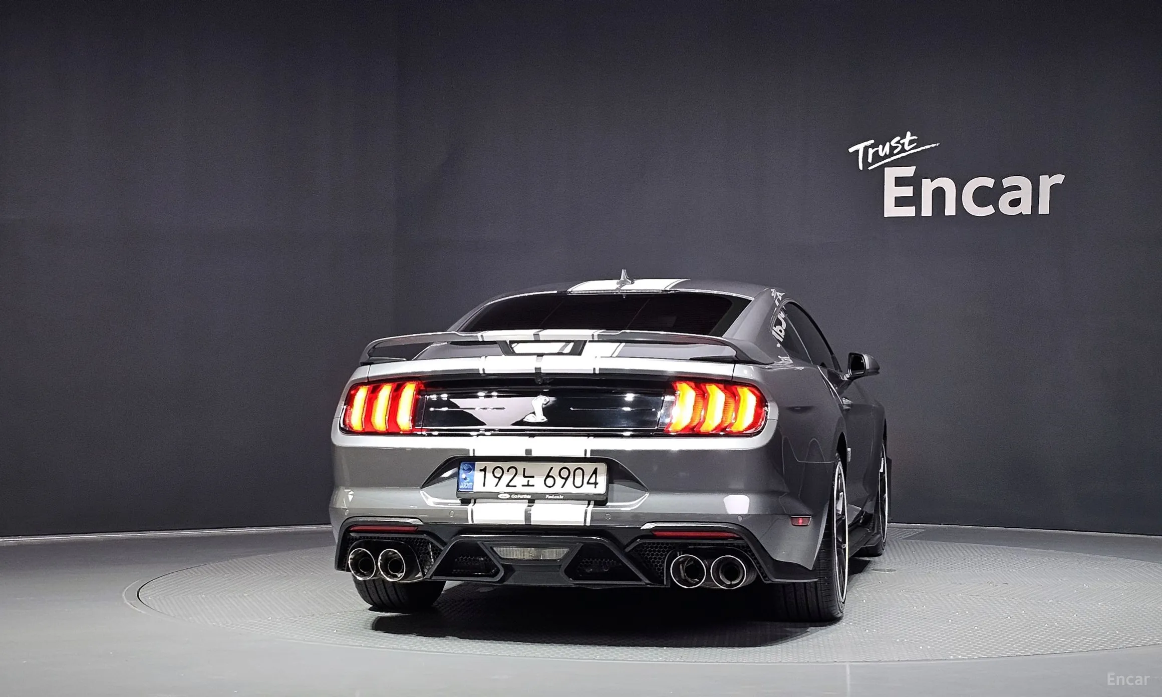 Ford Mustang превью 4
