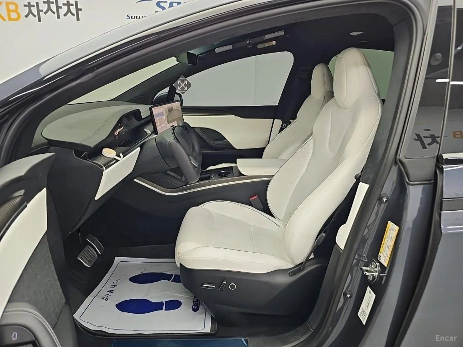 Tesla Model X превью 10