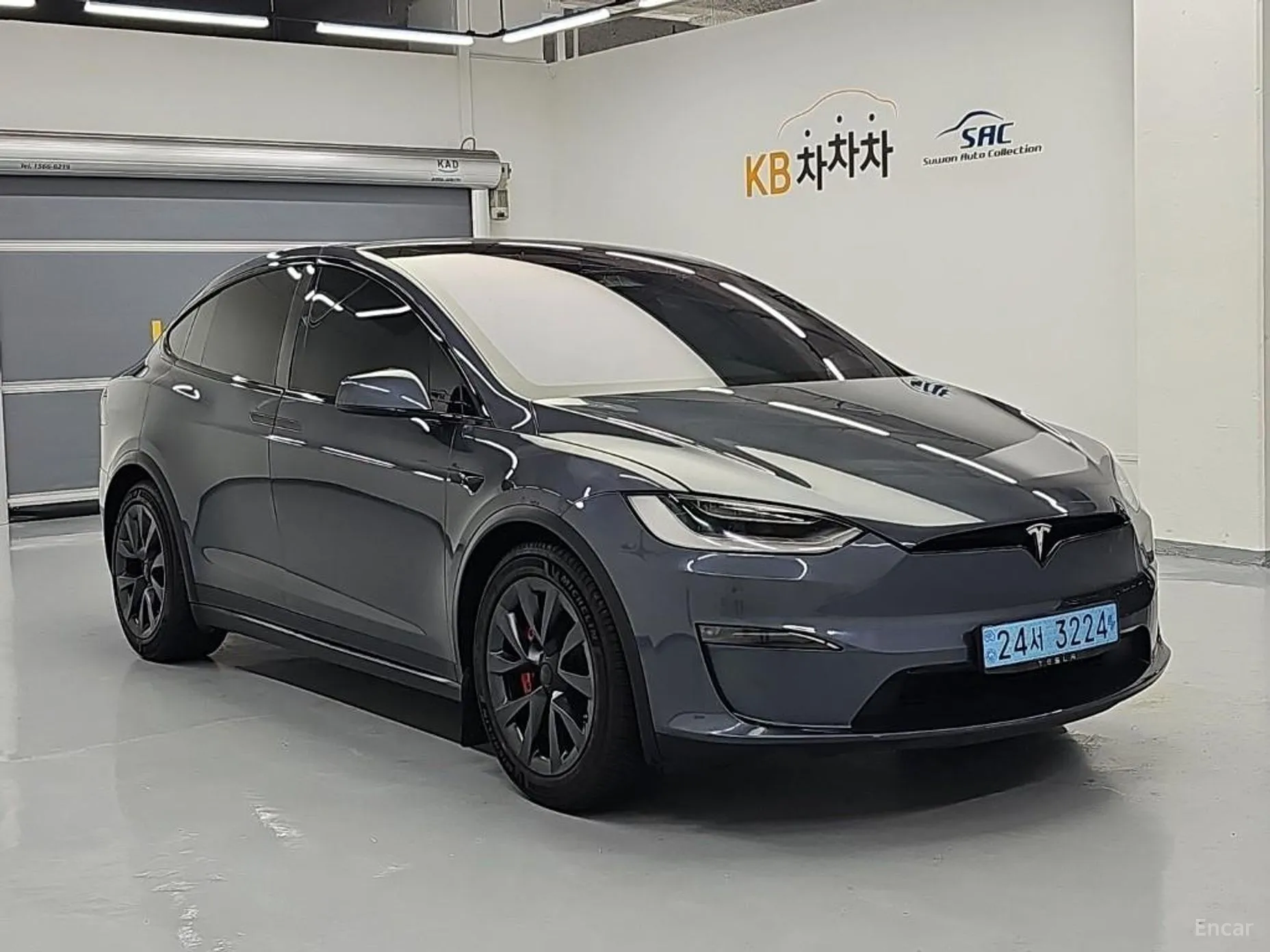 Tesla Model X превью 3