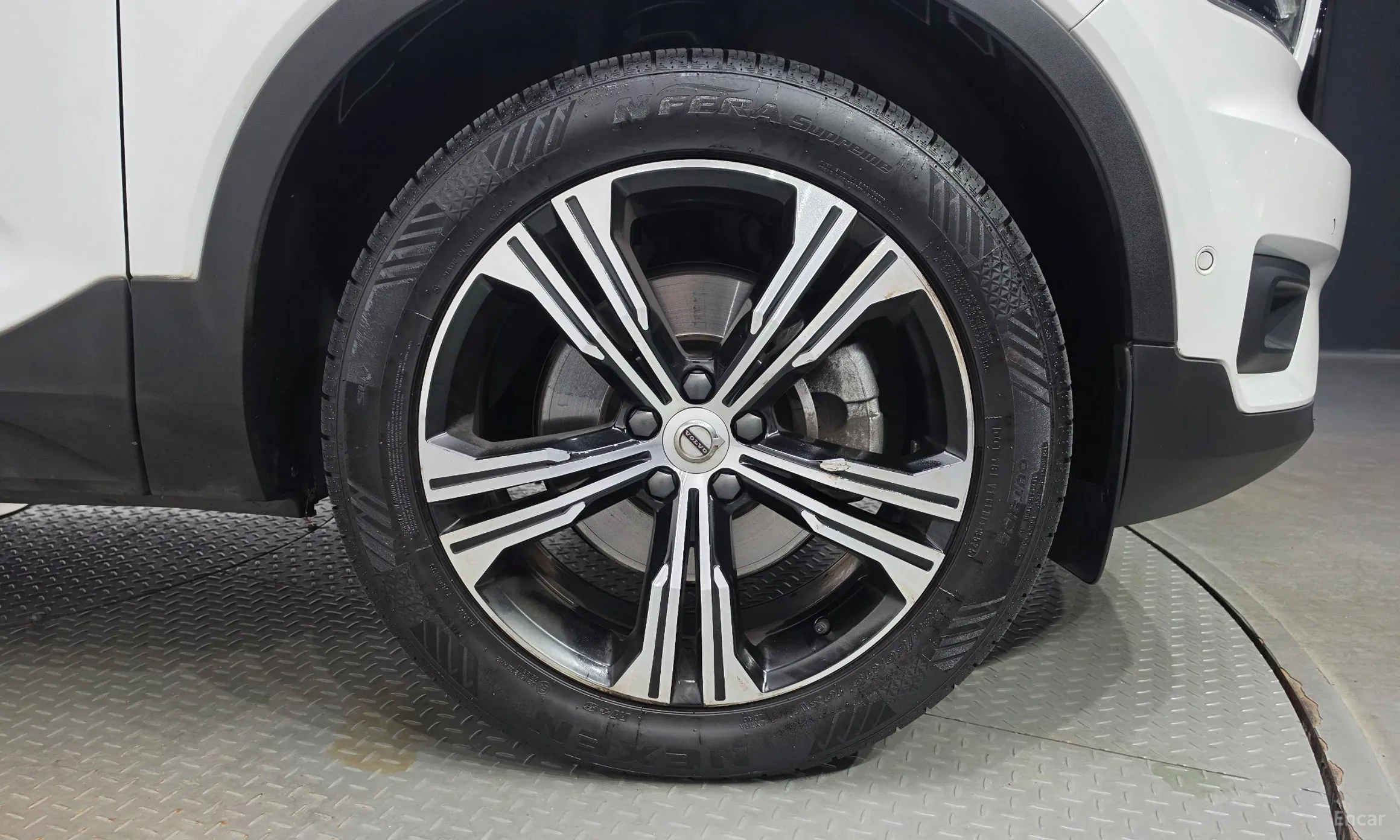 Volvo XC40 превью 5