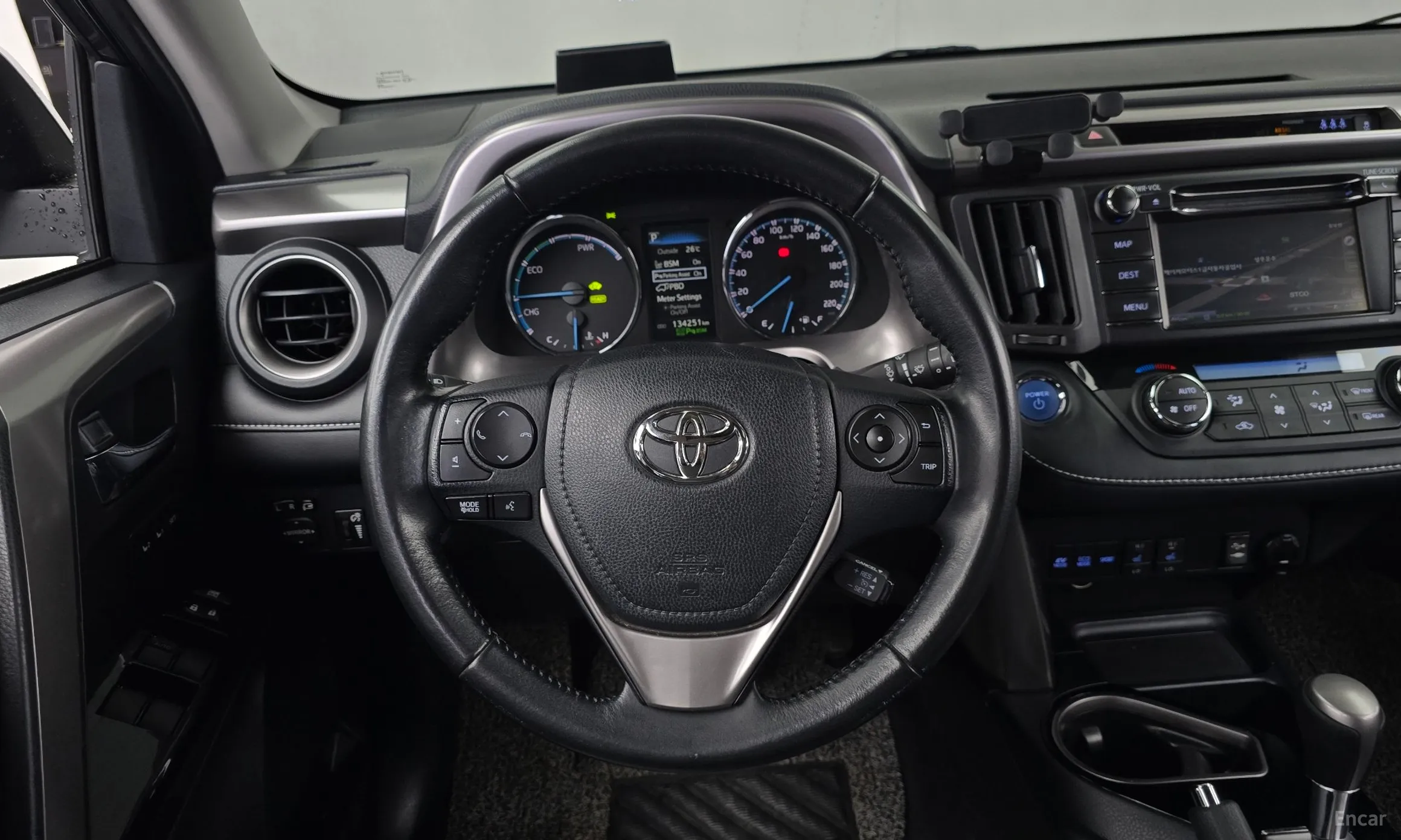 Toyota RAV4 превью 13