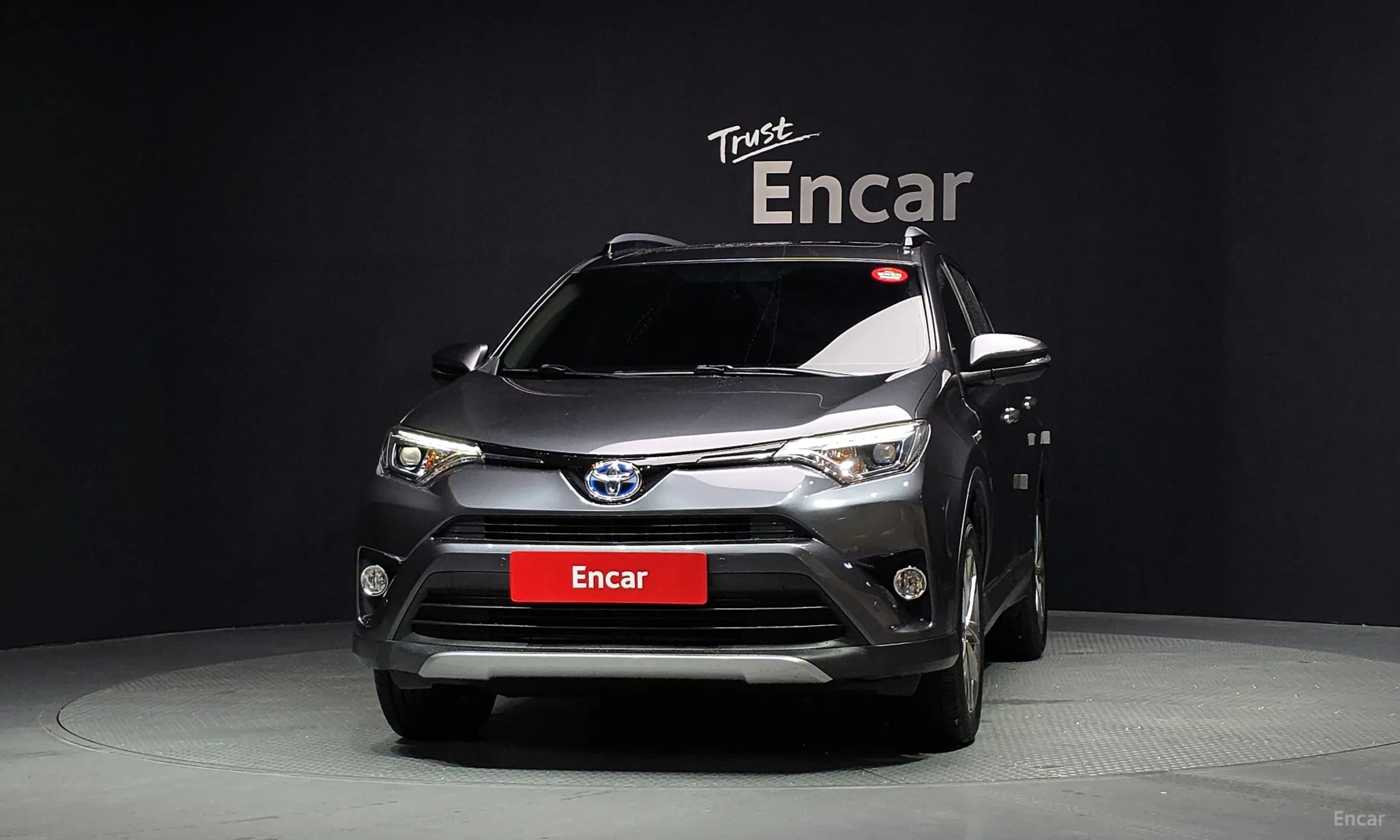 Toyota RAV4 превью 3