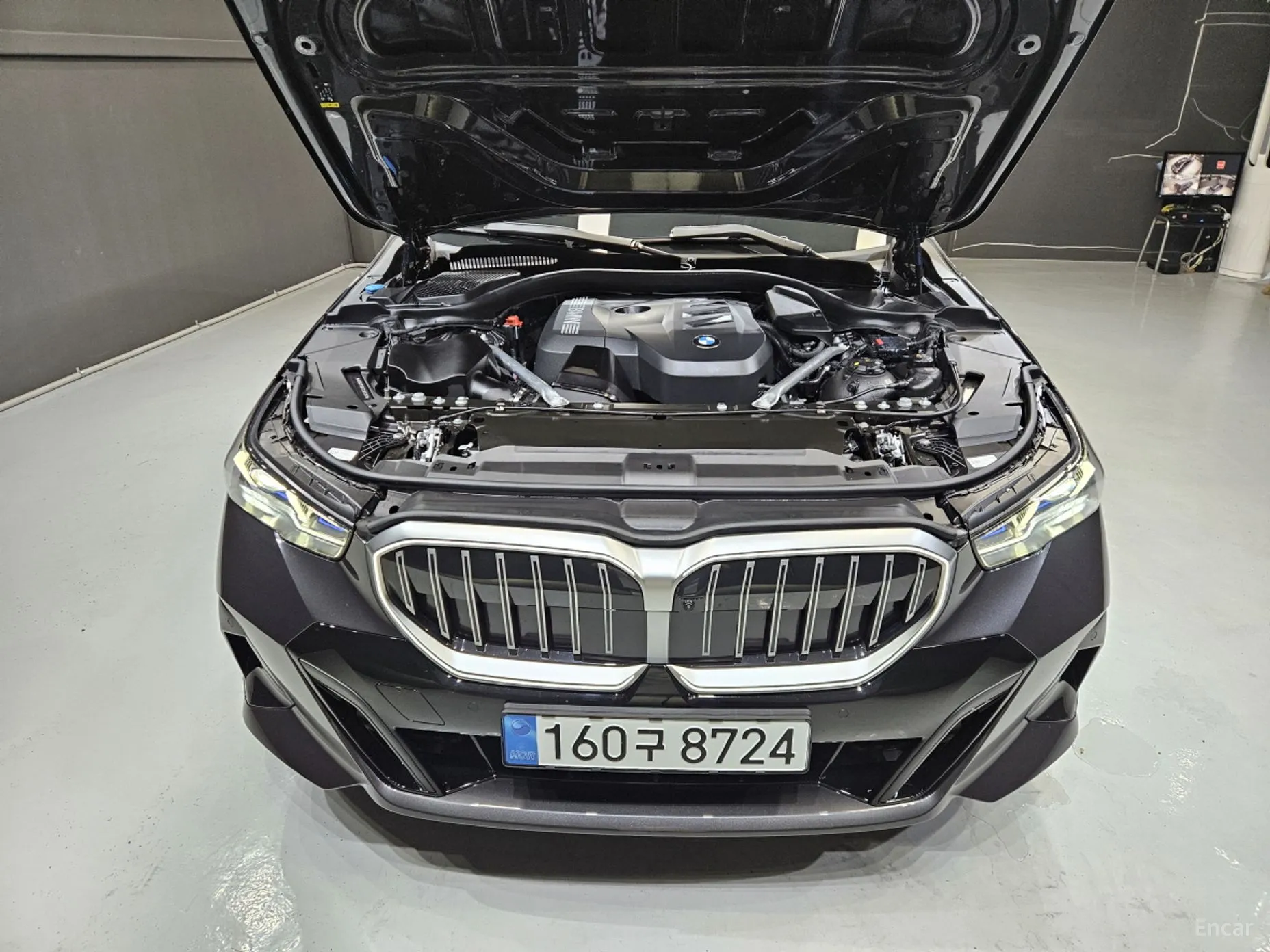 BMW 5 Series (G60) превью 6