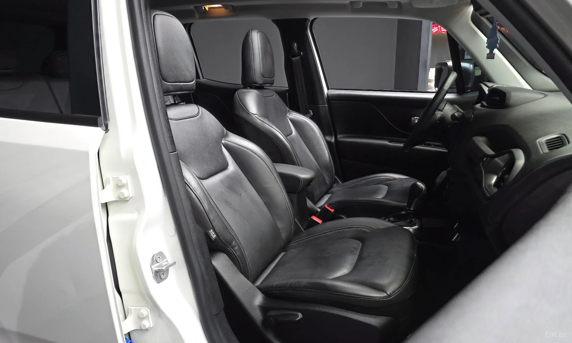 Jeep Renegade превью 11