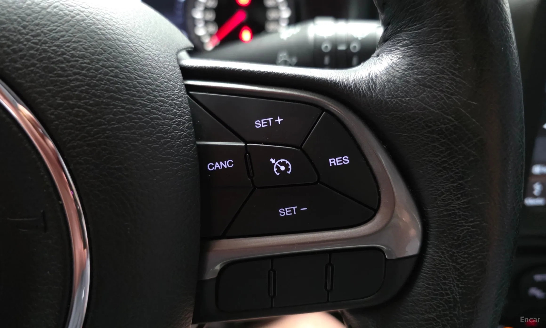 Jeep Renegade превью 15