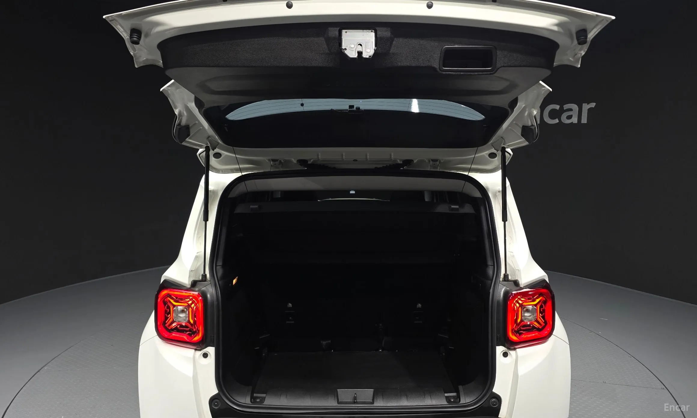 Jeep Renegade превью 20