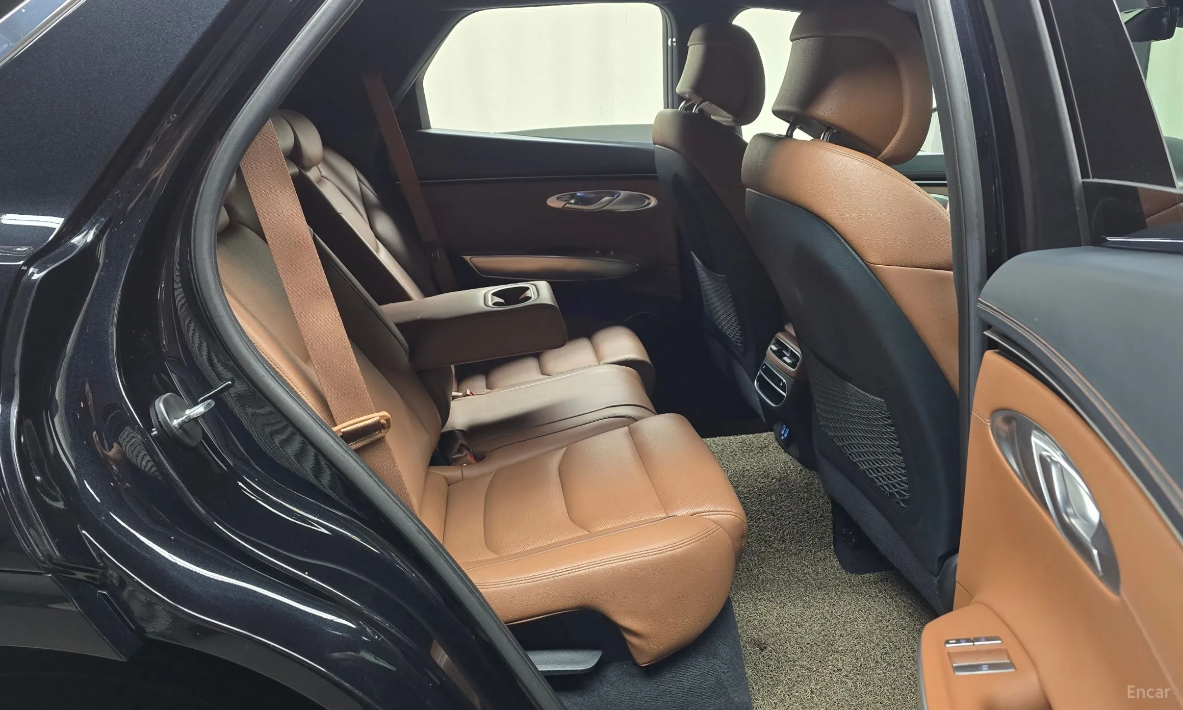 Genesis GV70 превью 11