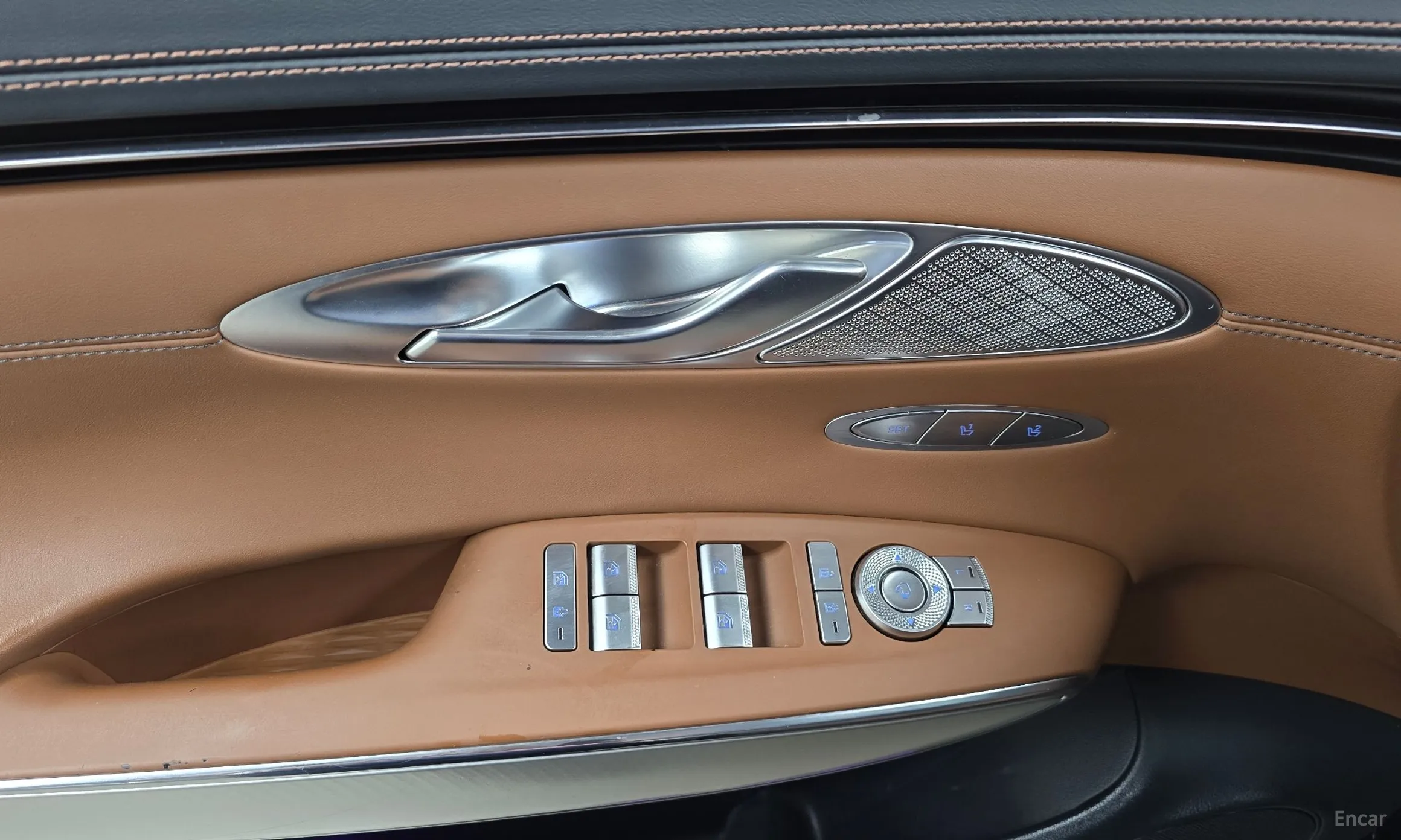 Genesis GV70 превью 20