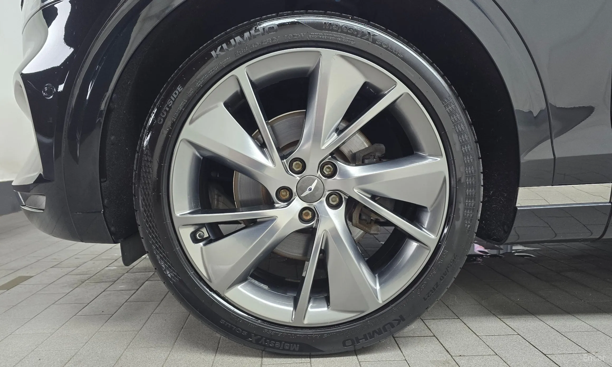 Genesis GV70 превью 5