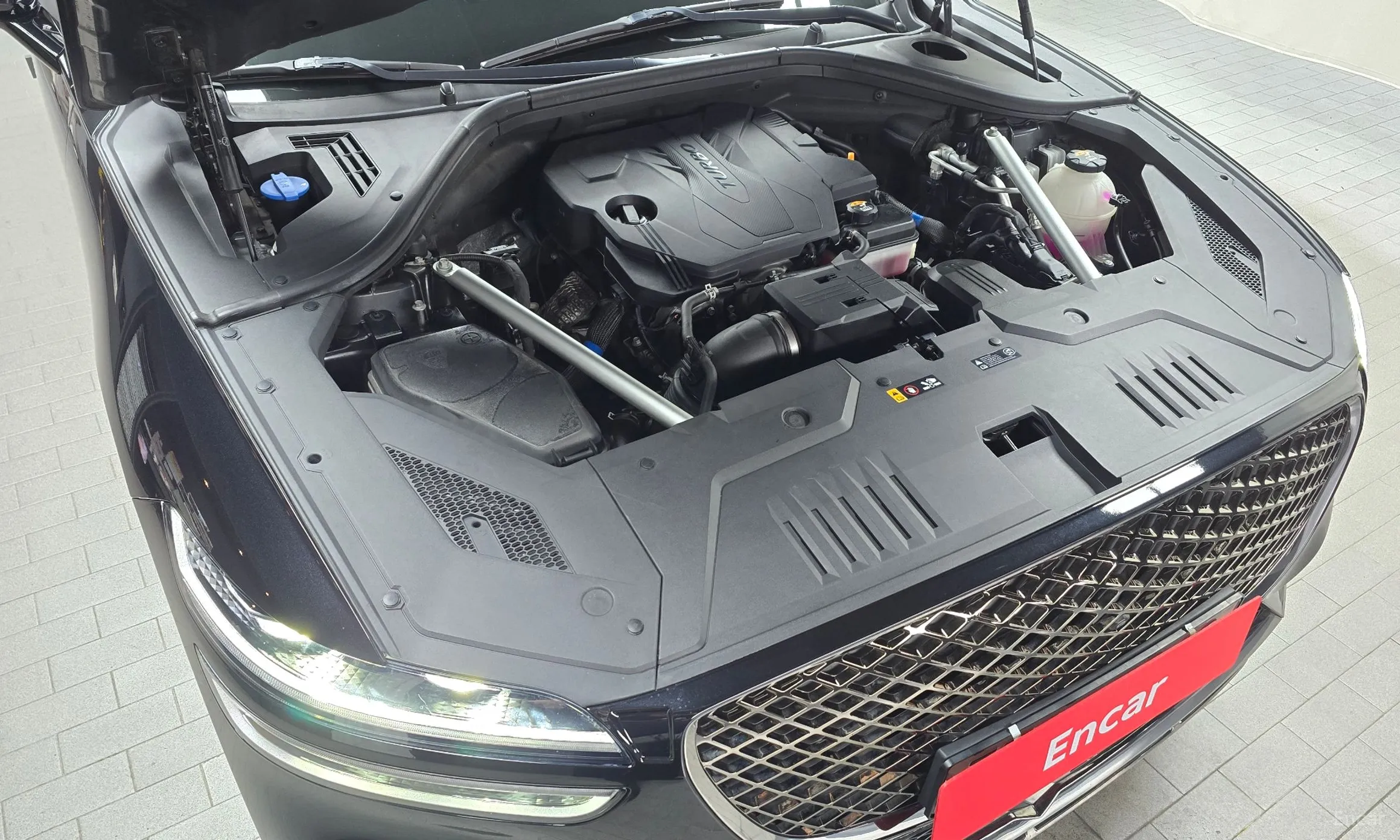 Genesis GV70 превью 6
