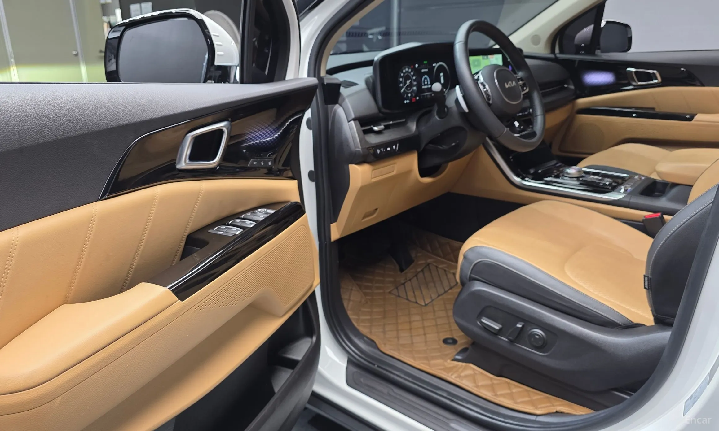 Kia Carnival Gen 4 превью 10