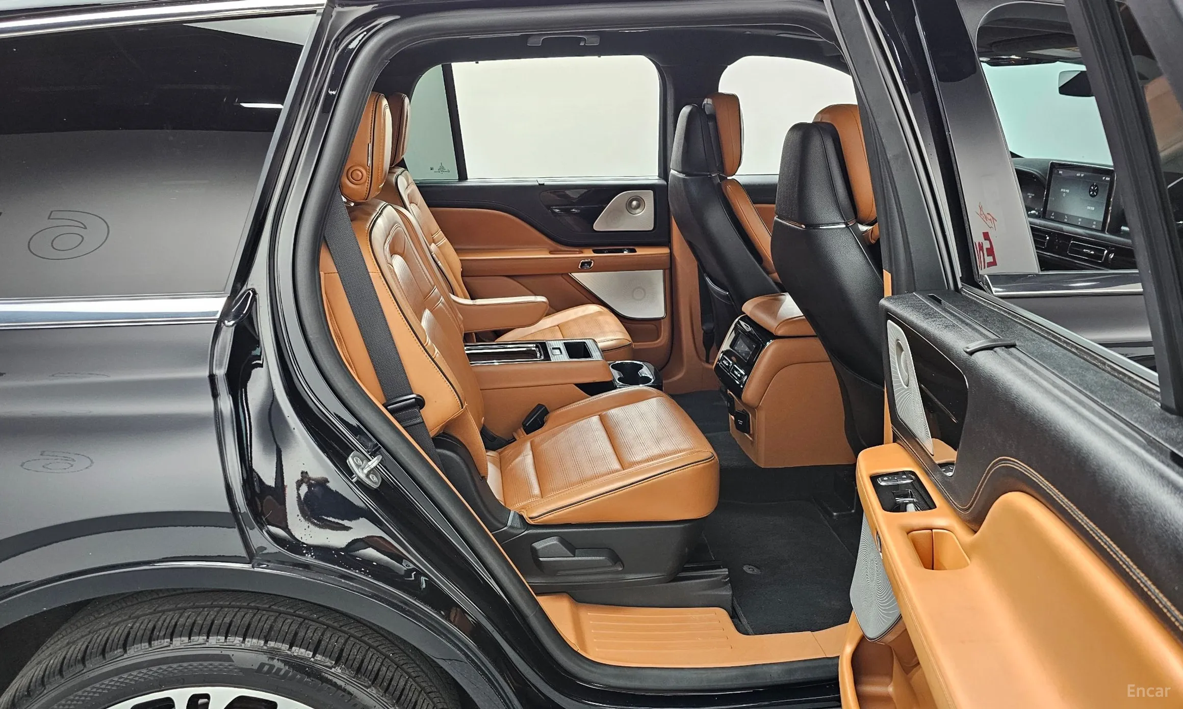 Lincoln Aviator 2nd Generation превью 11