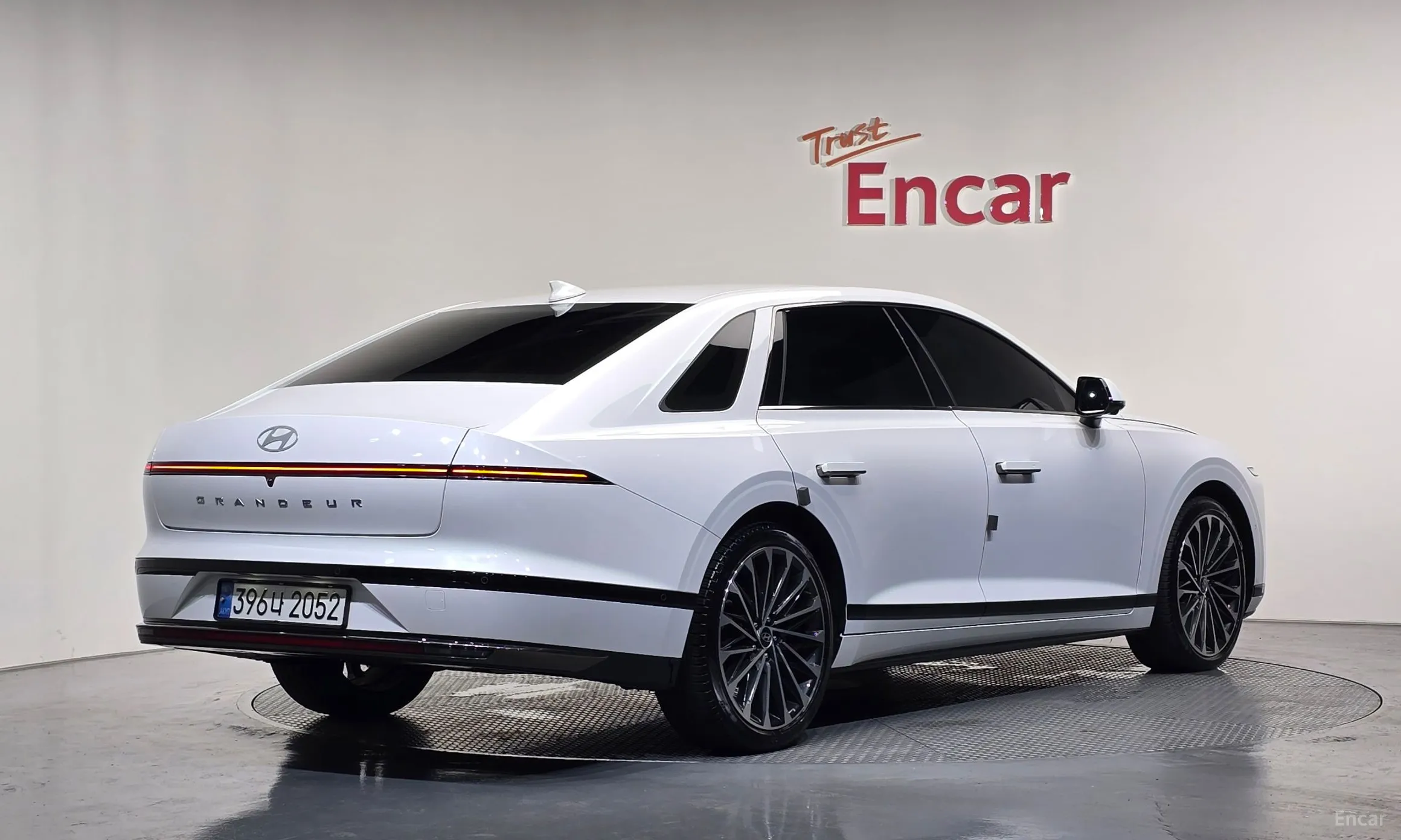 Hyundai Grandeur Hybrid (GN7)