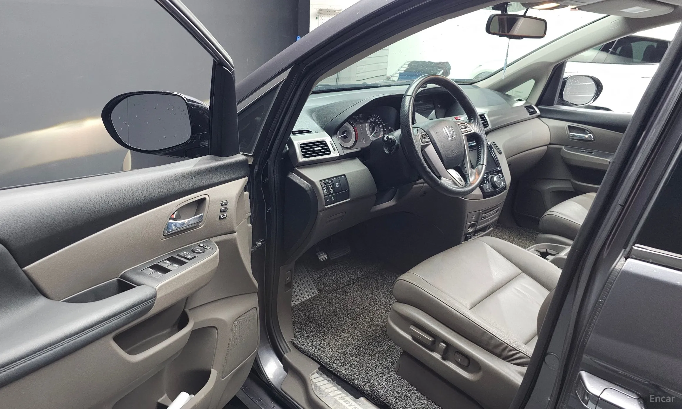 Honda Odyssey превью 10