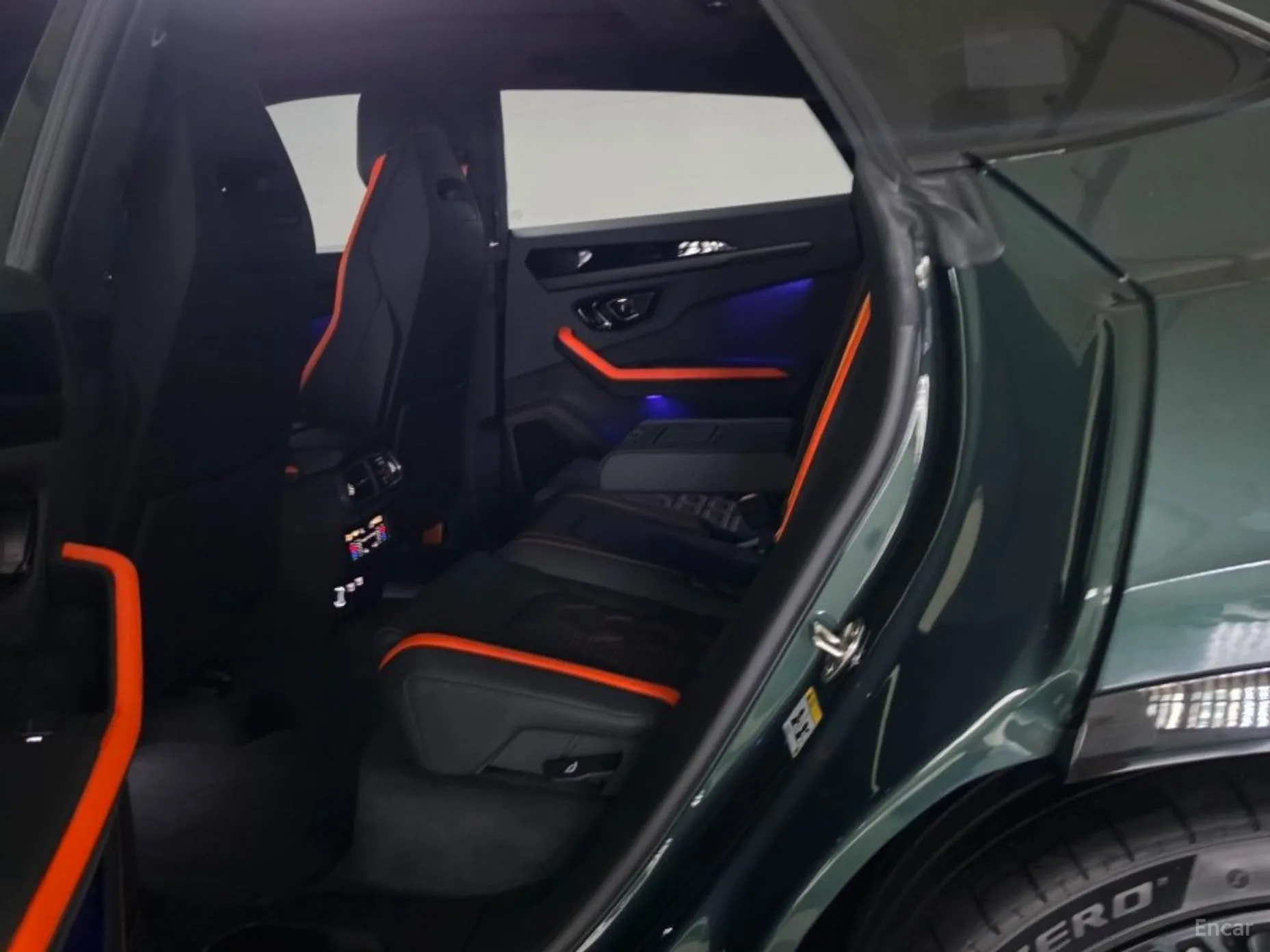 Lamborghini Urus превью 10