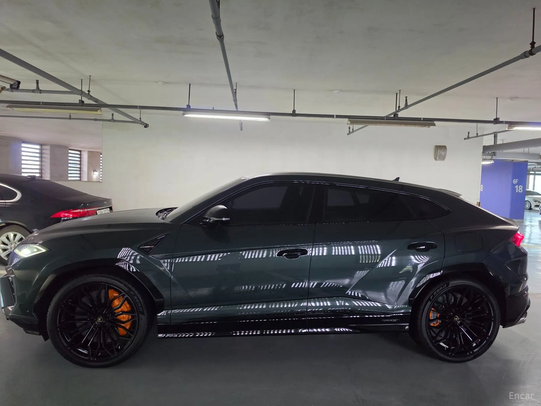 Lamborghini Urus превью 20