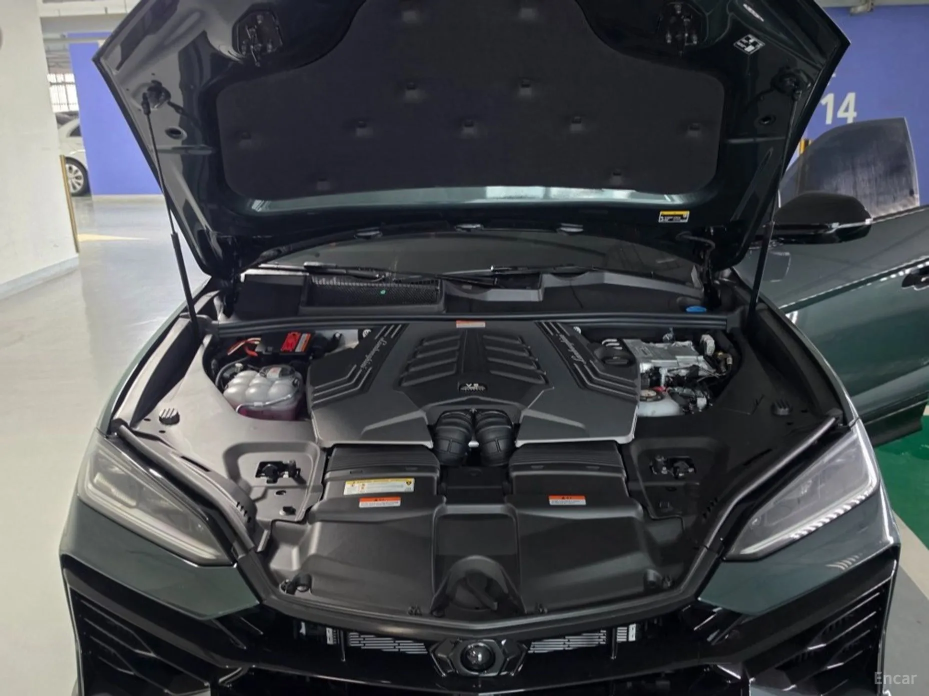 Lamborghini Urus превью 6