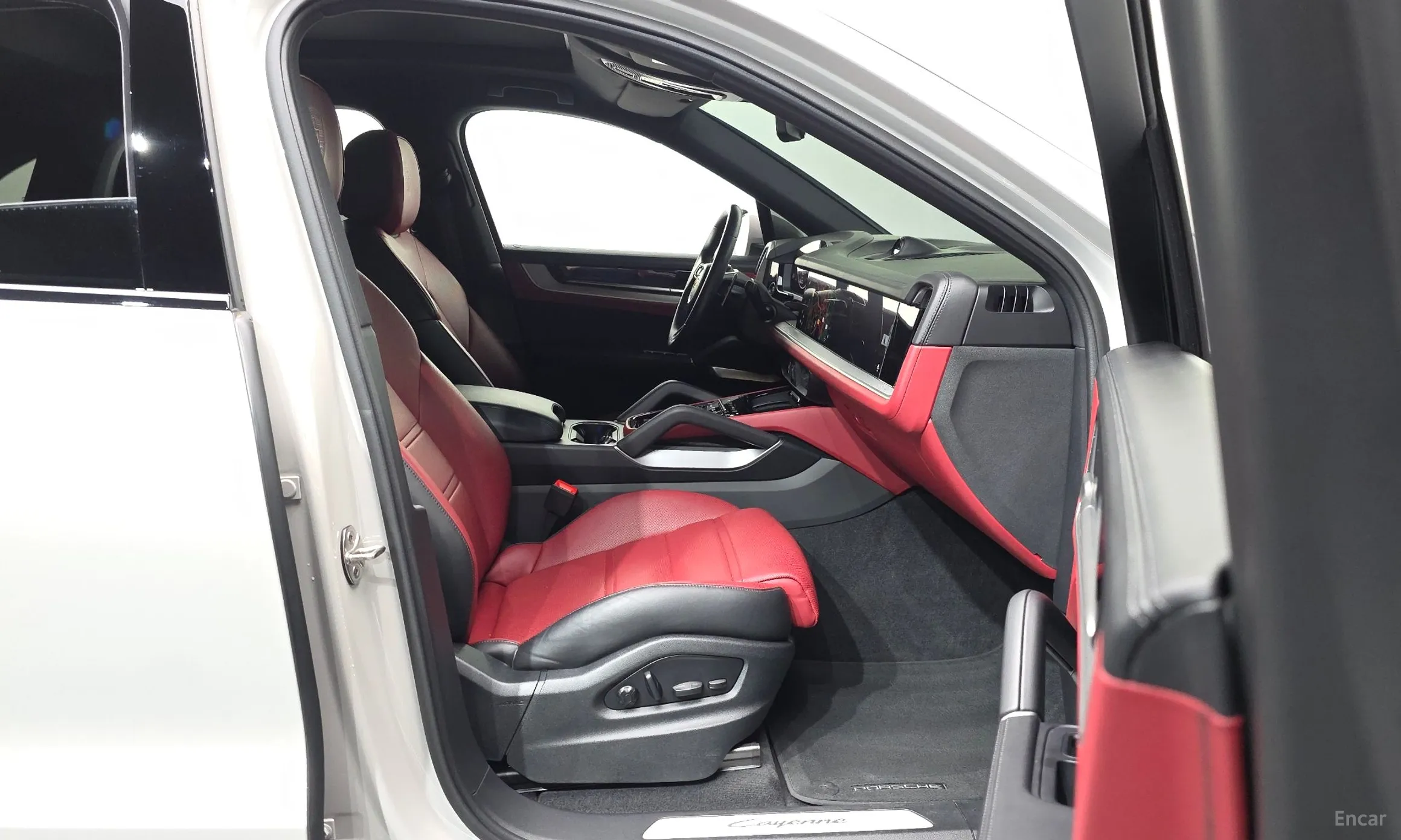 Porsche Cayenne (PO536) превью 11