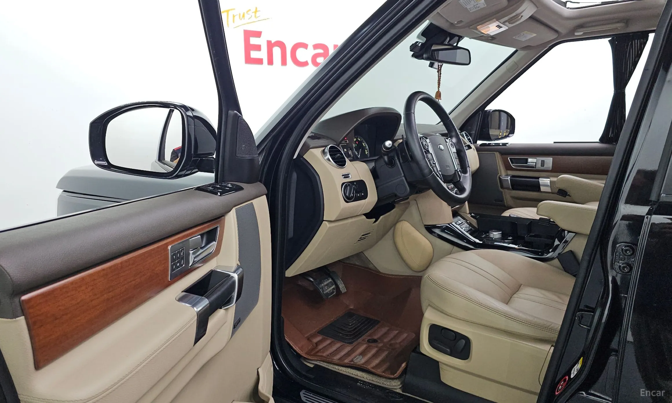 Land Rover Discovery 4 превью 10