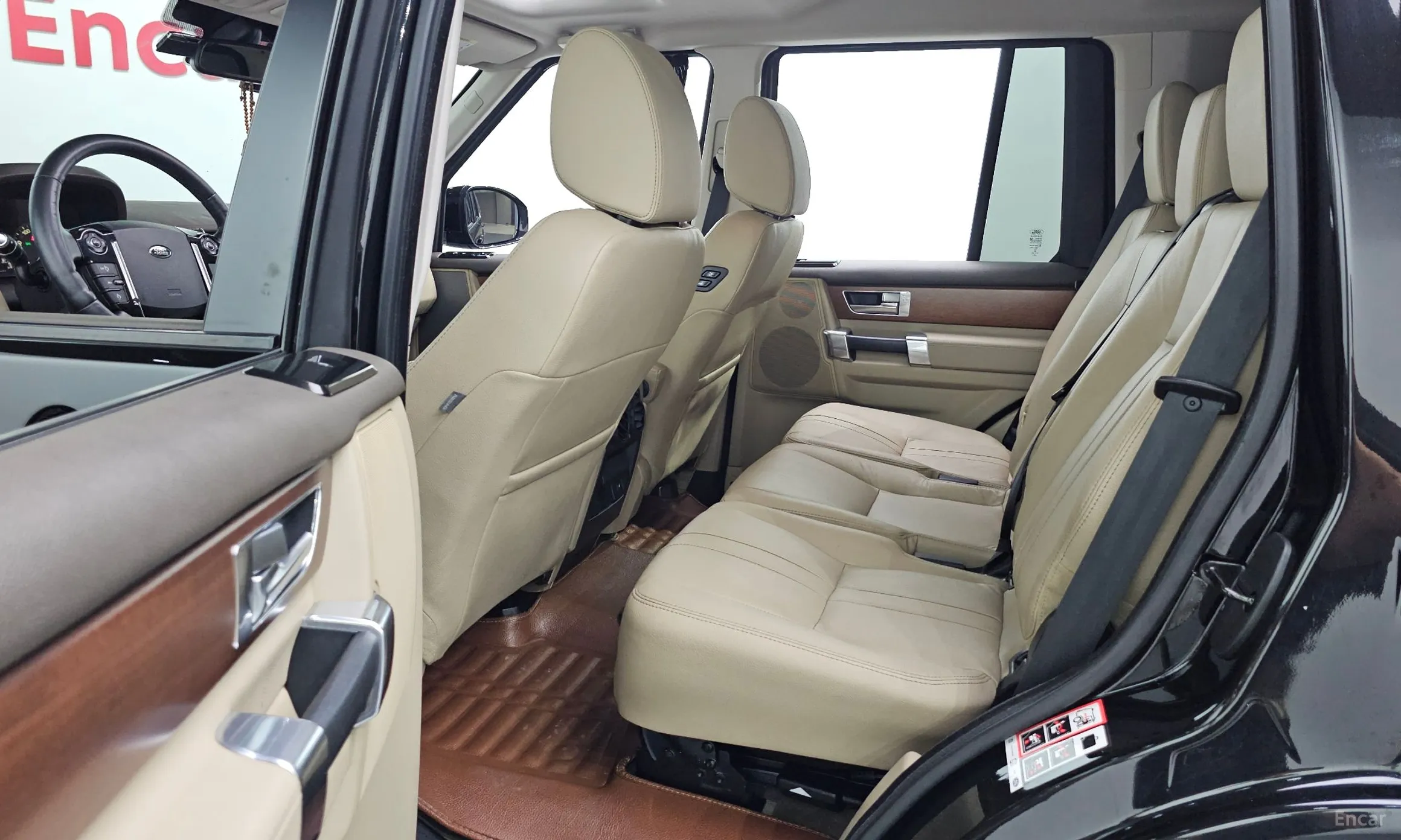 Land Rover Discovery 4 превью 11