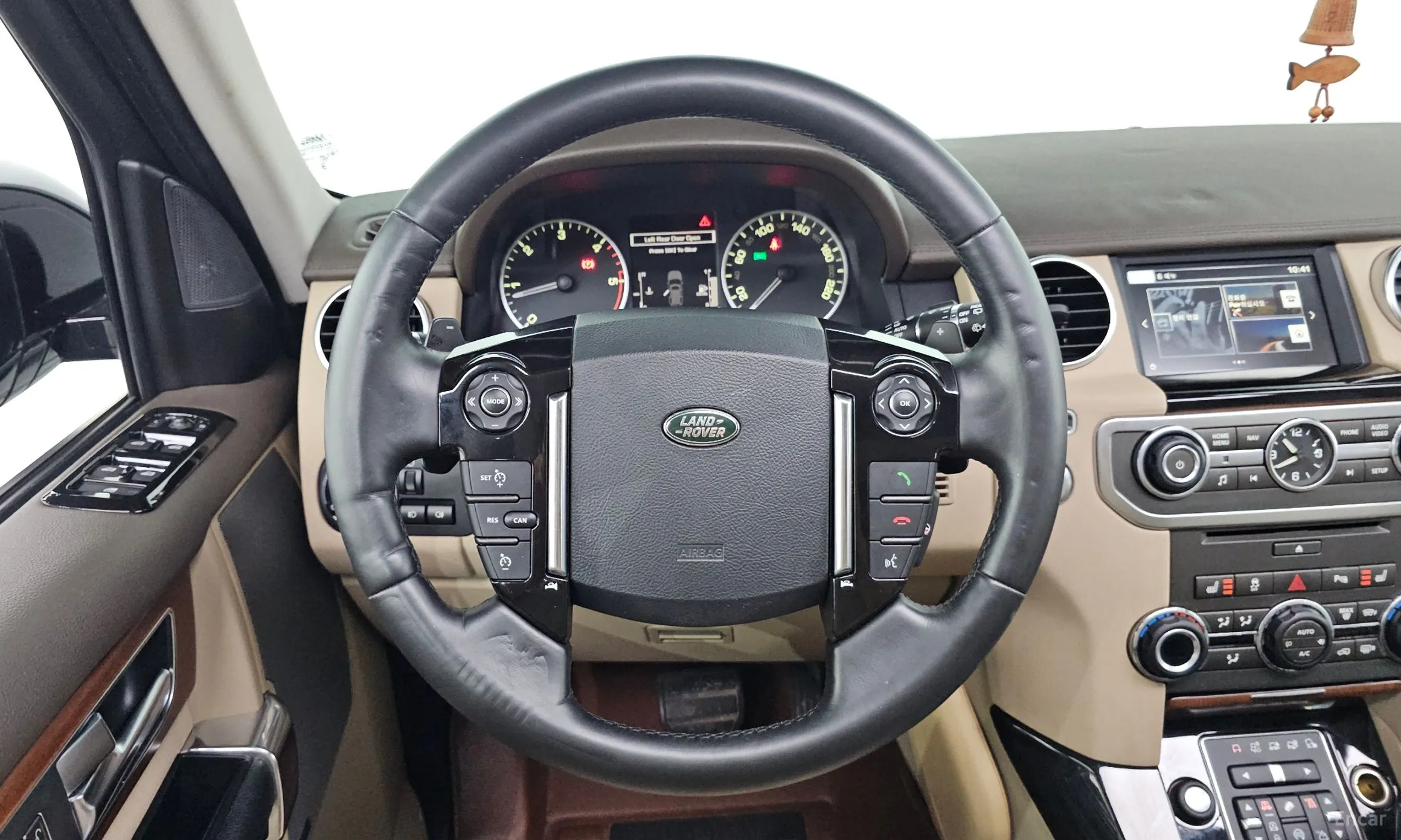 Land Rover Discovery 4 превью 12