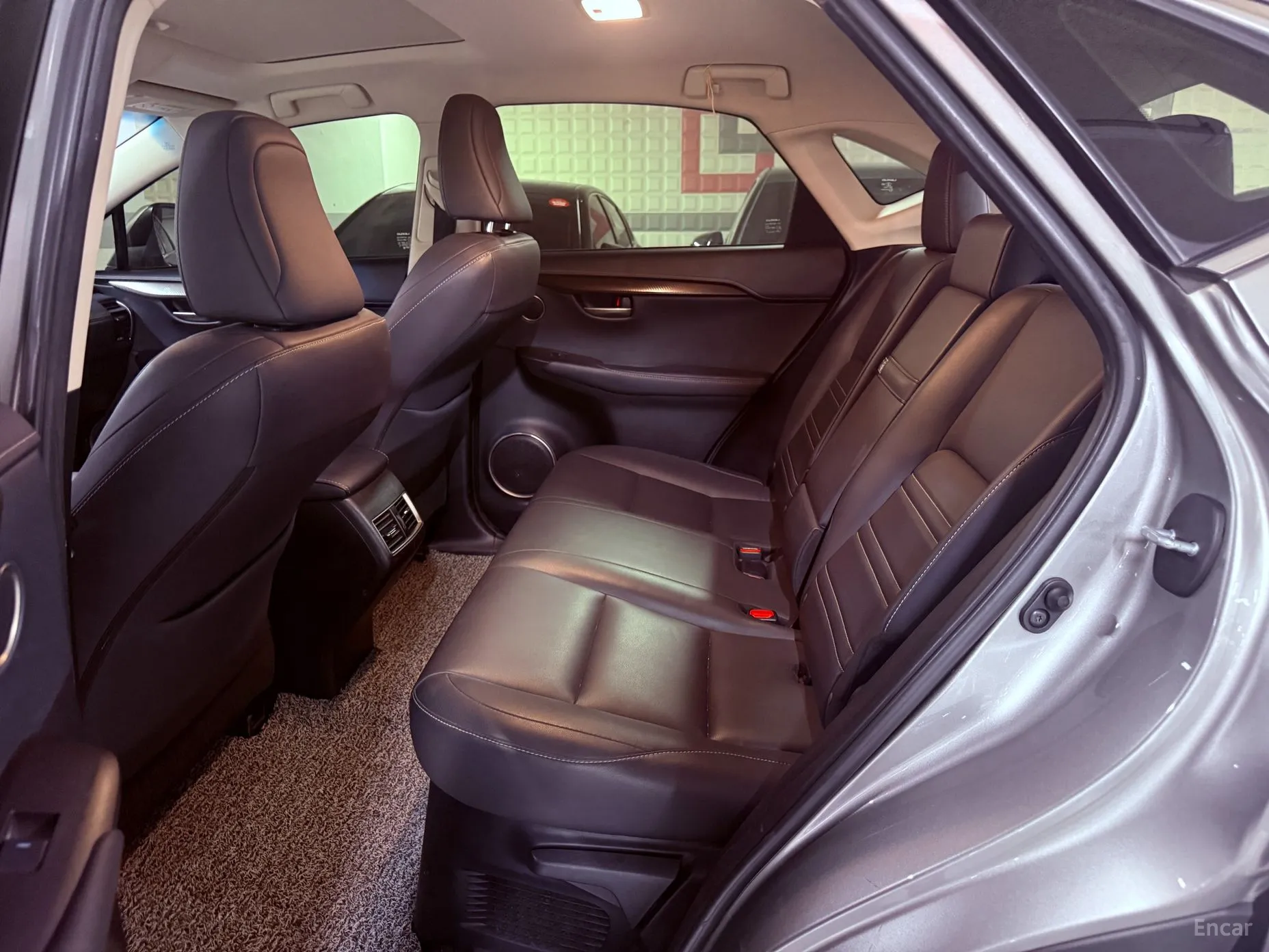 Lexus NX200t превью 8