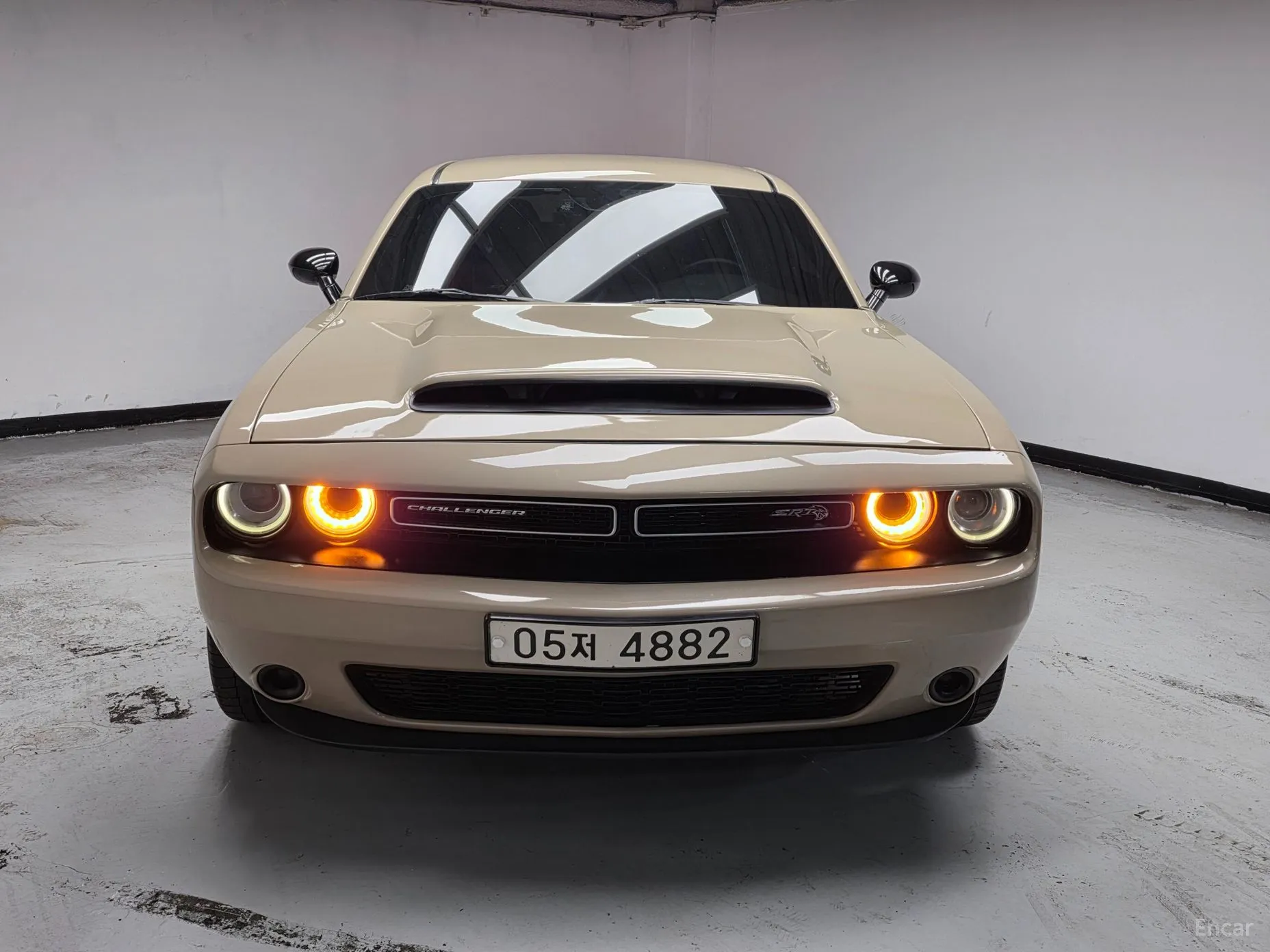 Dodge Challenger превью 3