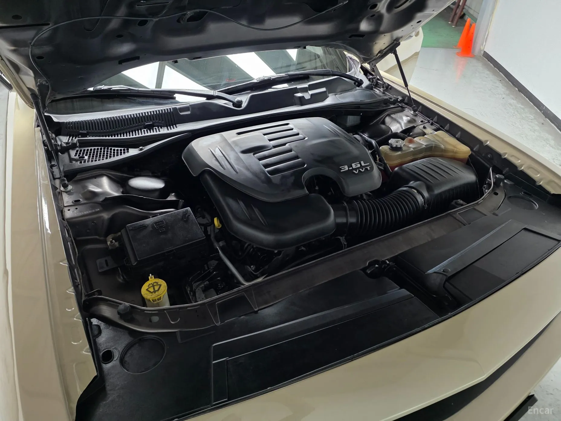 Dodge Challenger превью 8