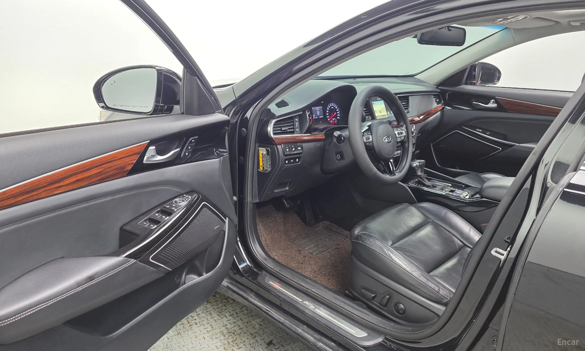 Kia K7 превью 10
