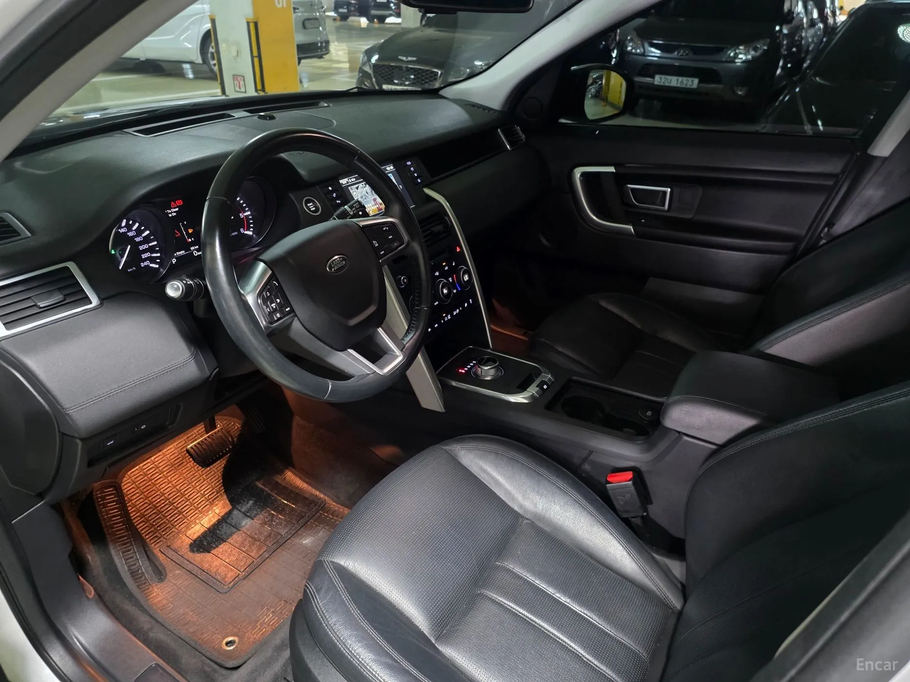 Land Rover Discovery Sports превью 10