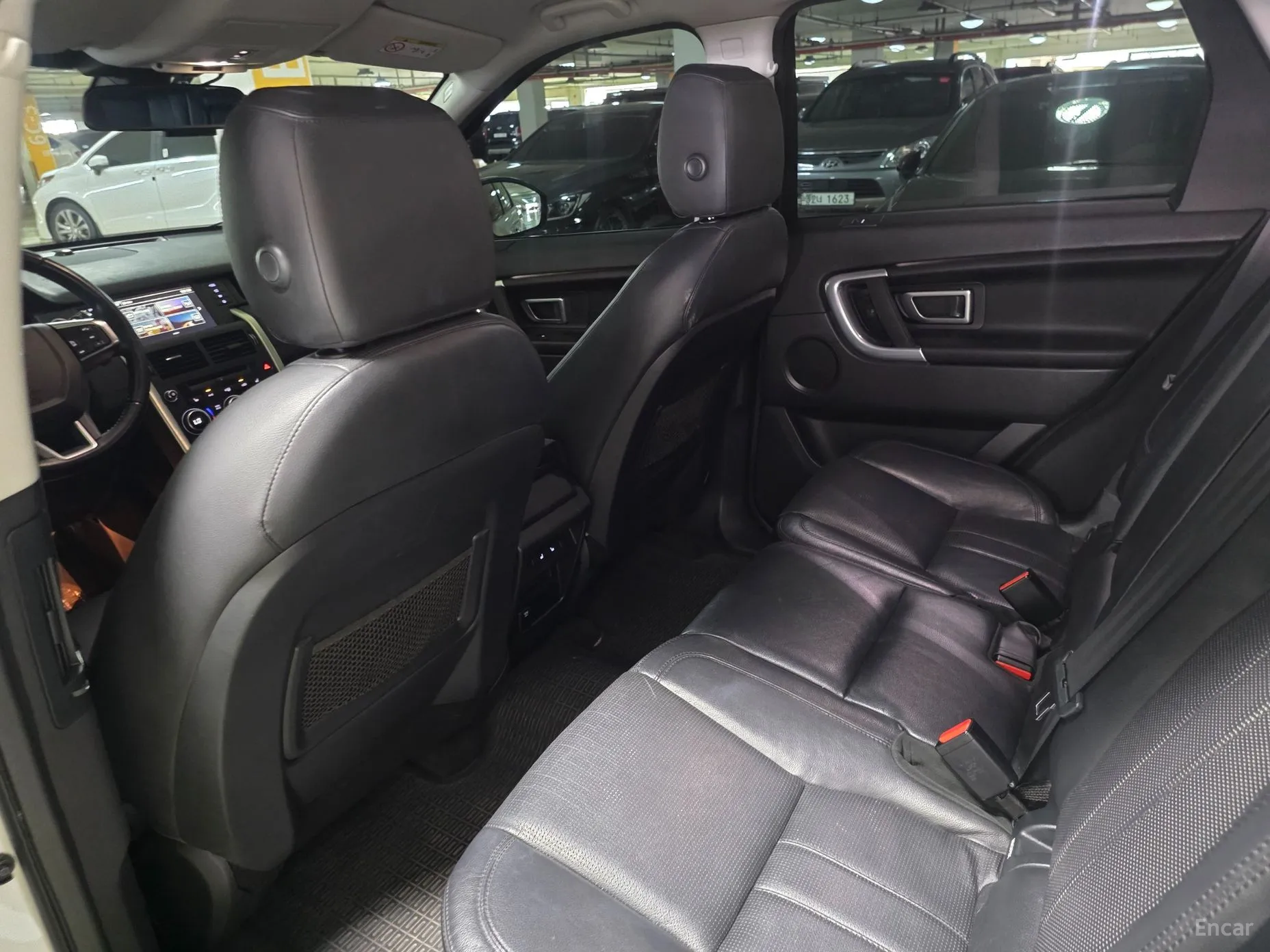 Land Rover Discovery Sports превью 11