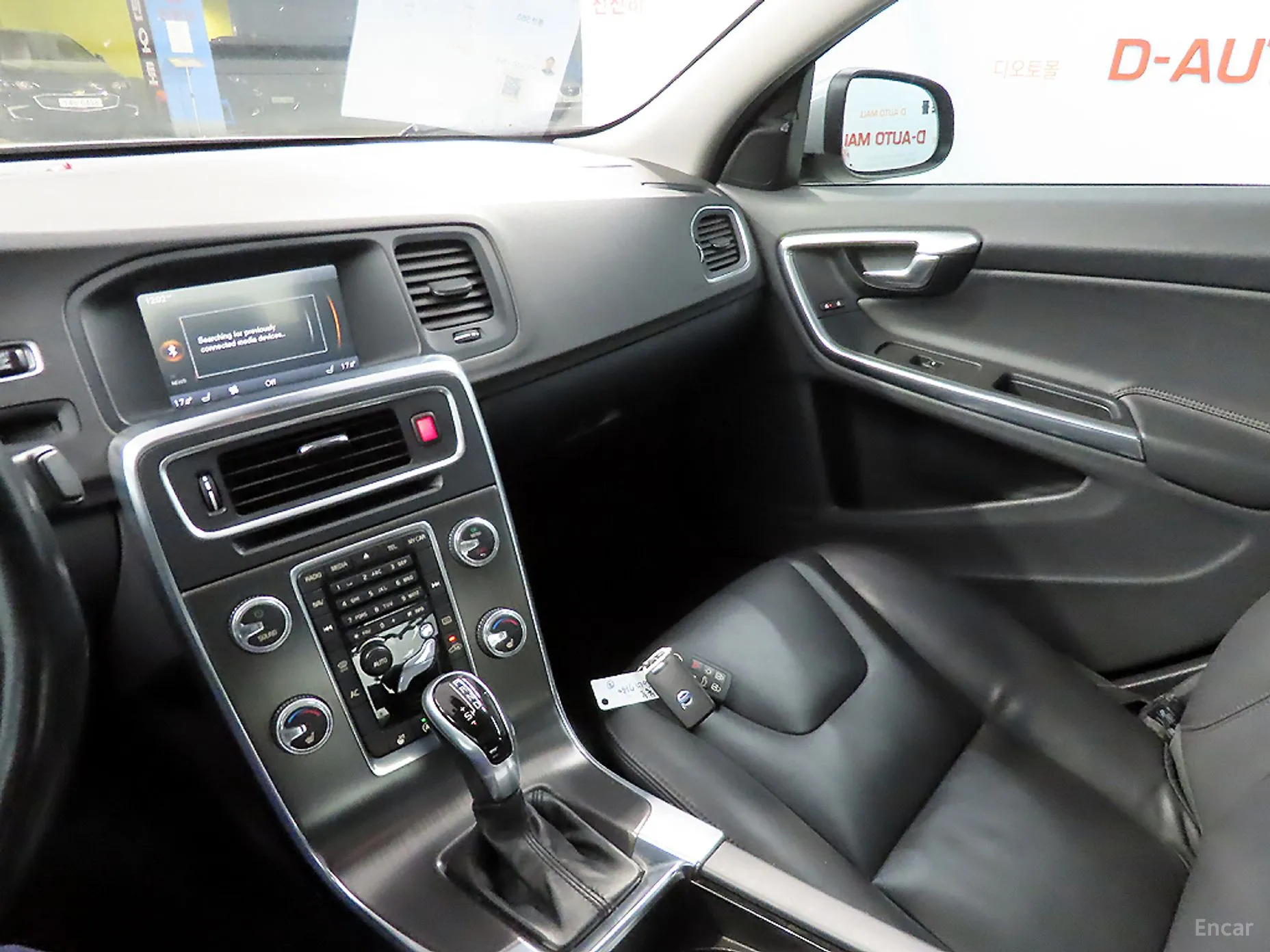 Volvo S60 превью 11