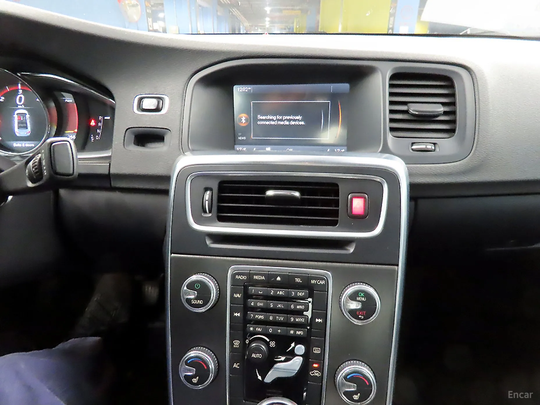 Volvo S60 превью 12