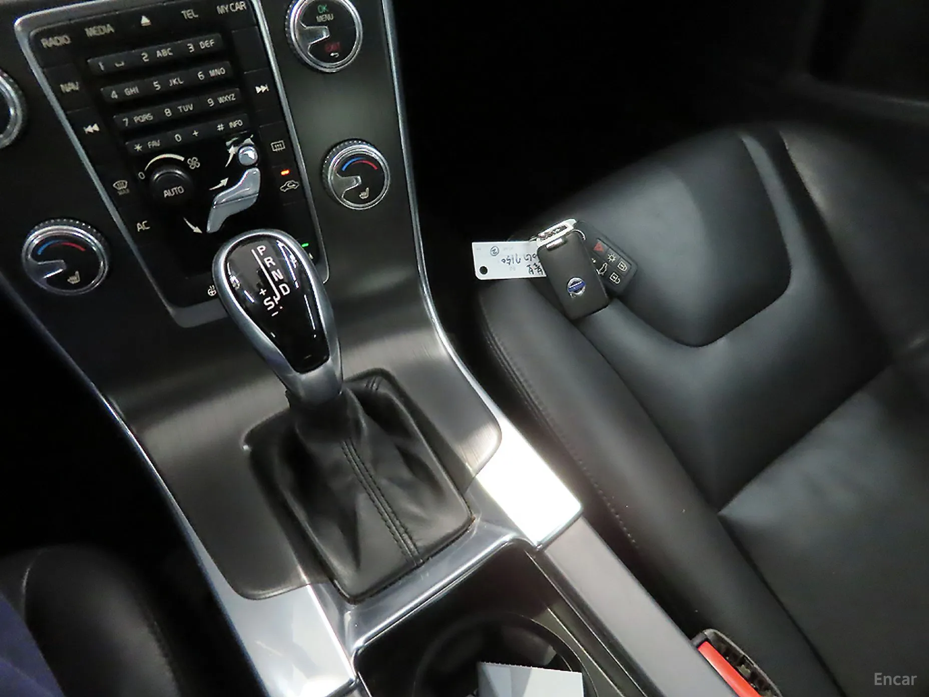 Volvo S60 превью 13