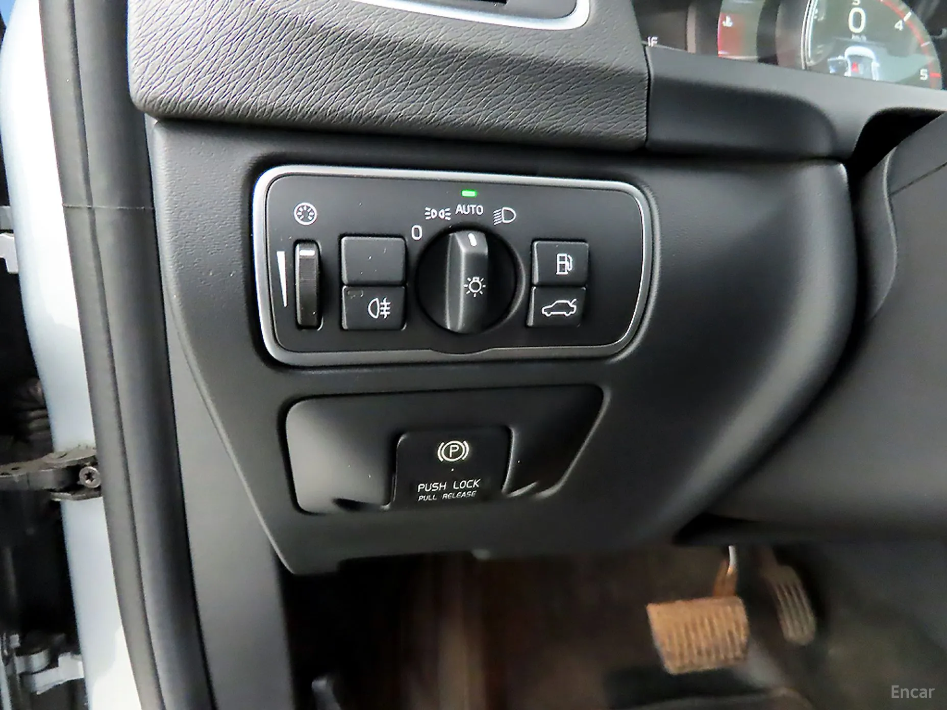 Volvo S60 превью 15