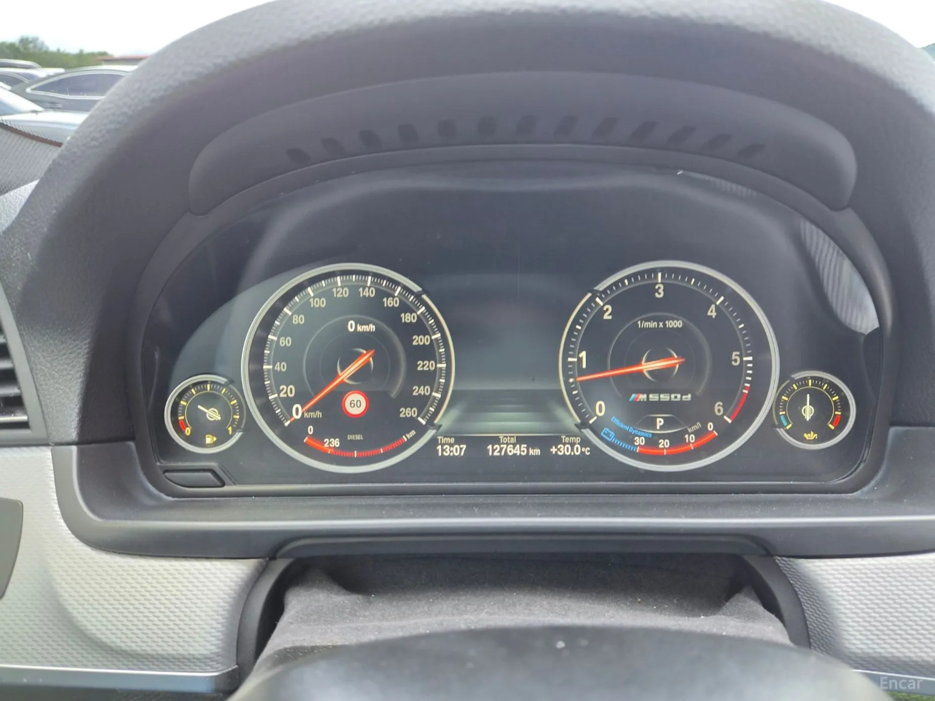 BMW 5 Series (F10) превью 10