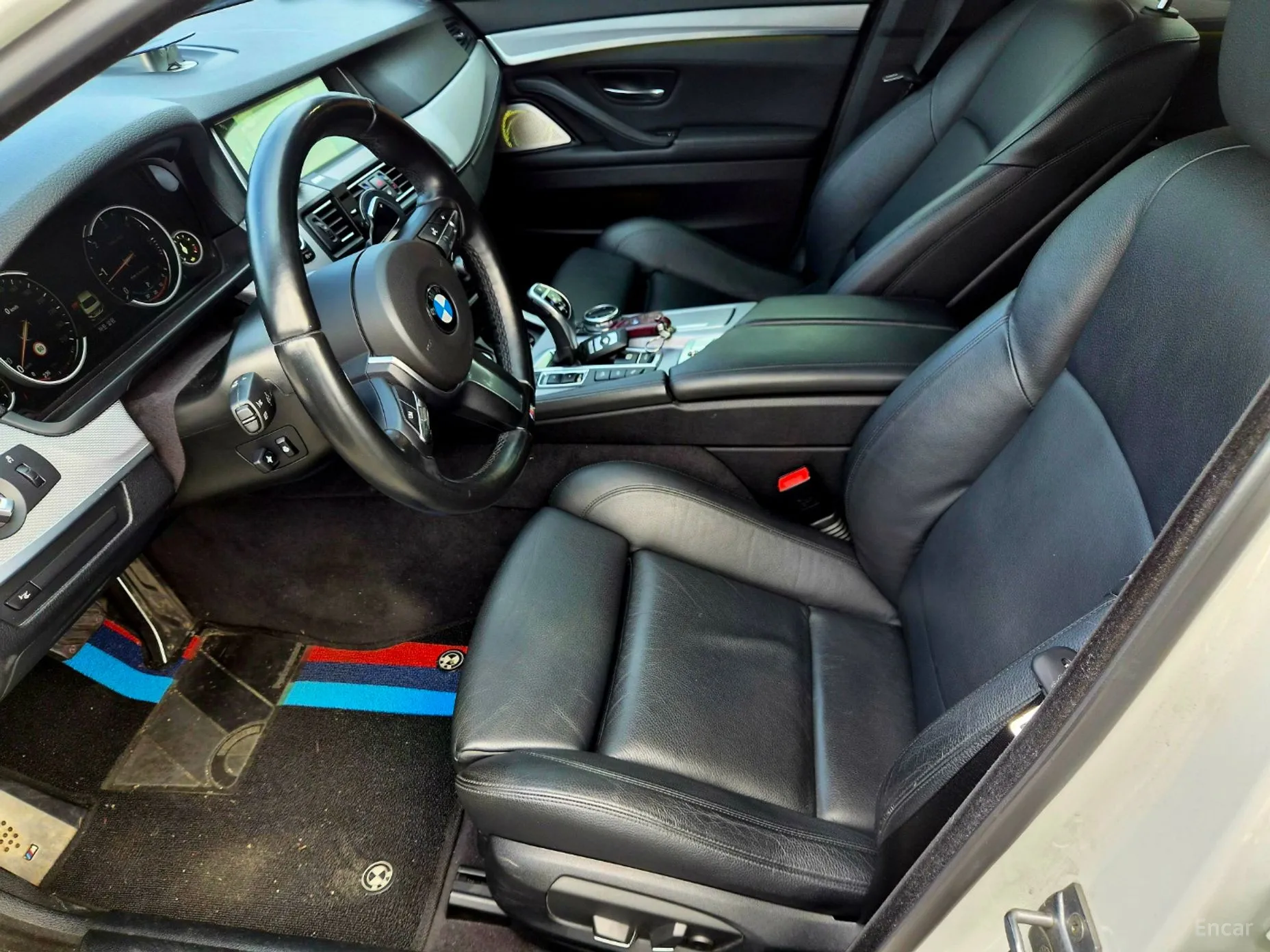BMW 5 Series (F10) превью 14