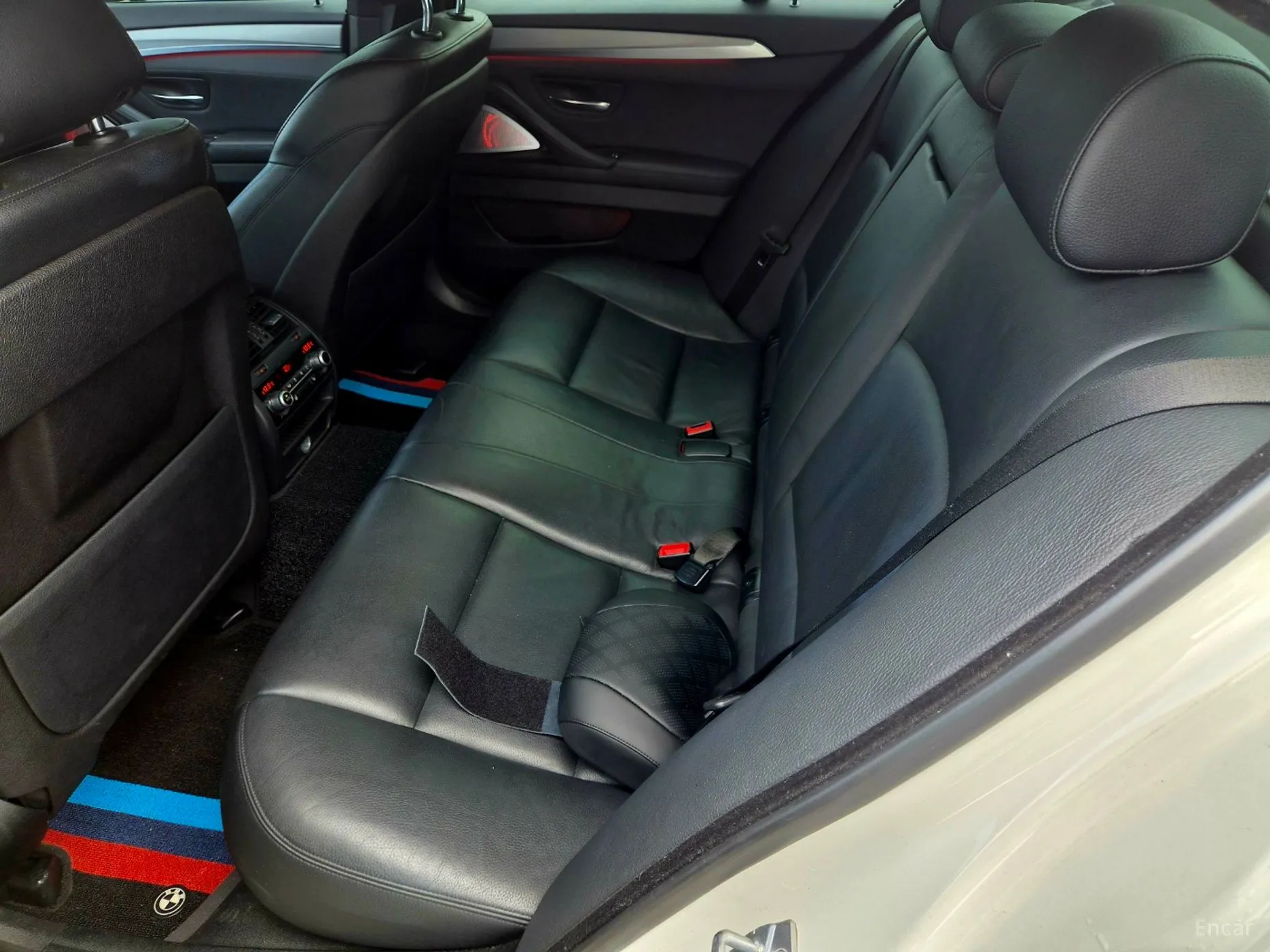 BMW 5 Series (F10) превью 15